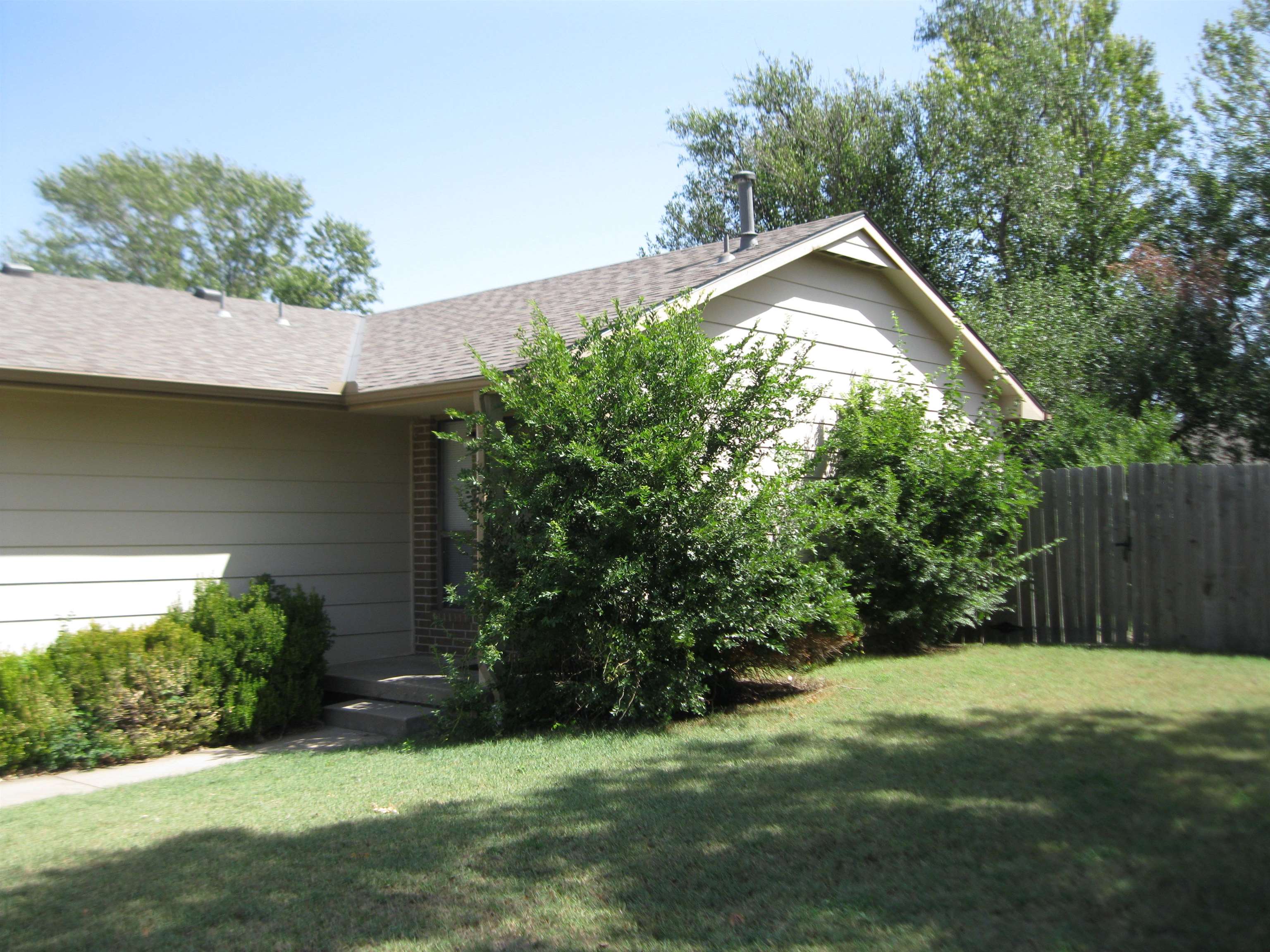 1820 S Griffith Property Photo 28