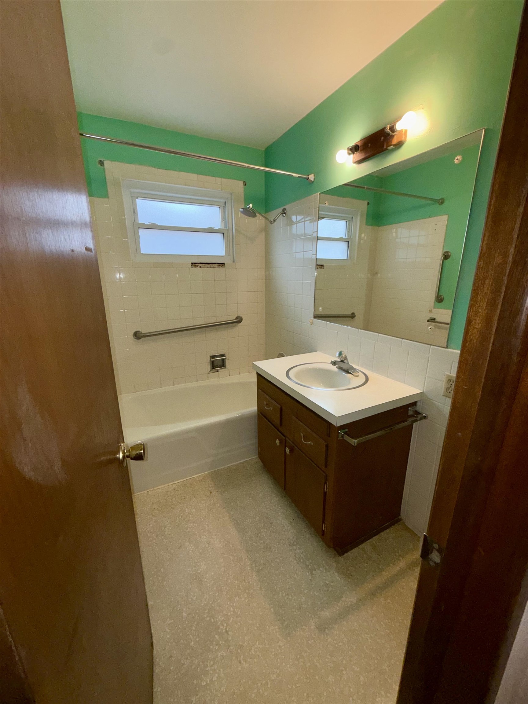 2218 S Water St Property Photo 24