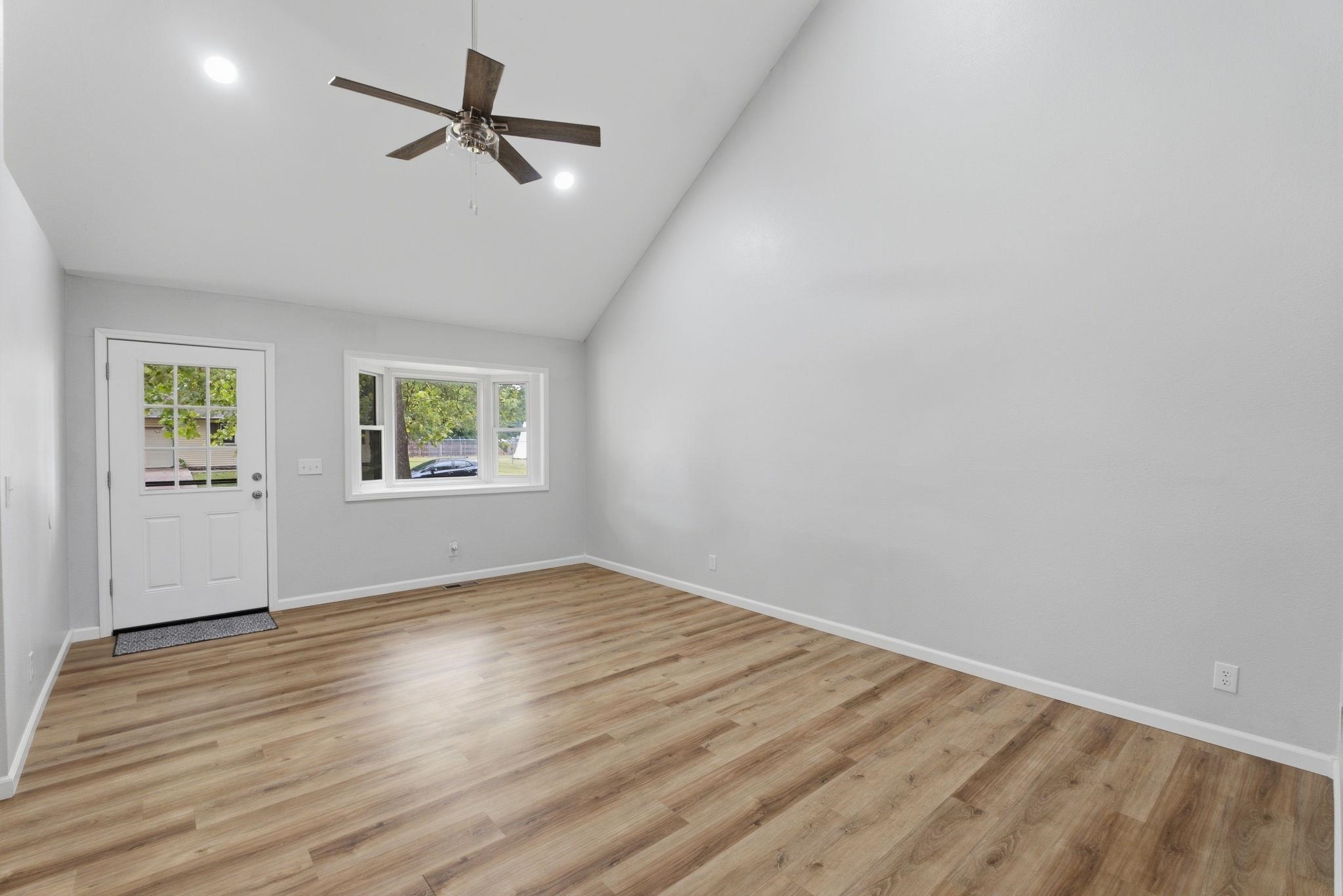 6403 N Wendell St Property Photo 7