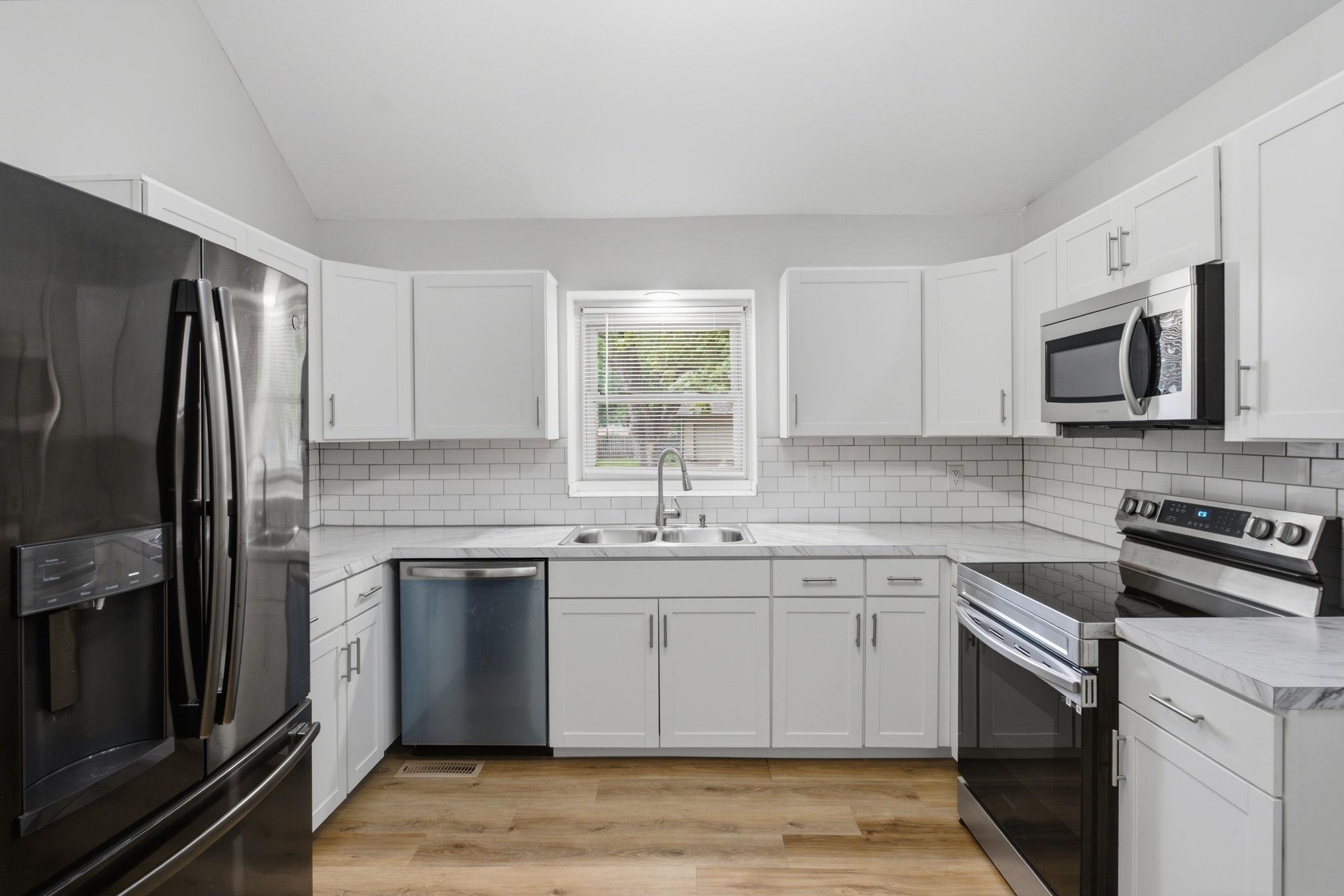 6403 N Wendell St Property Photo 9