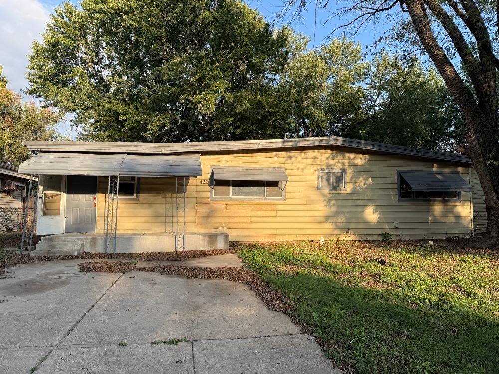 422 S Wire Ave Property Photo 1
