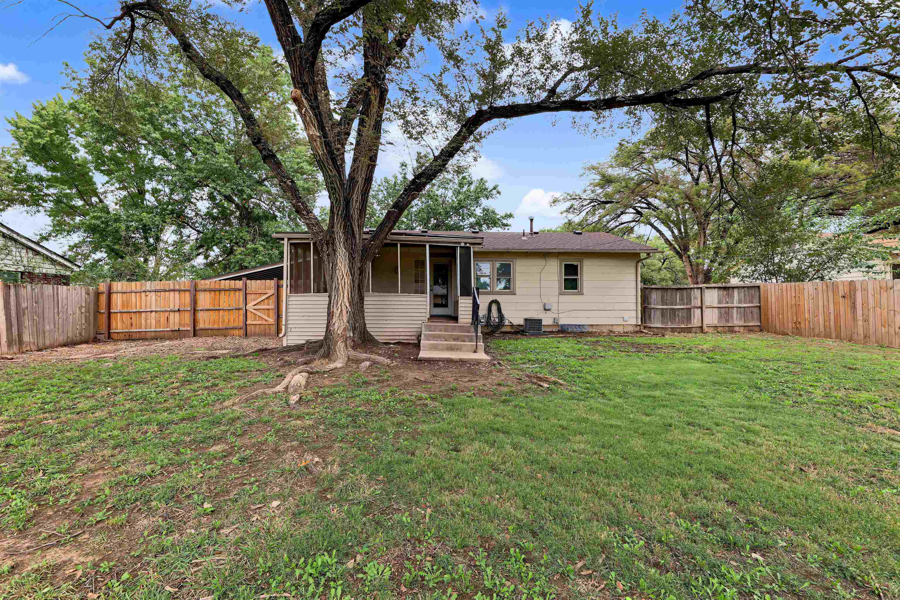 560 S Circle Dr Property Photo 33