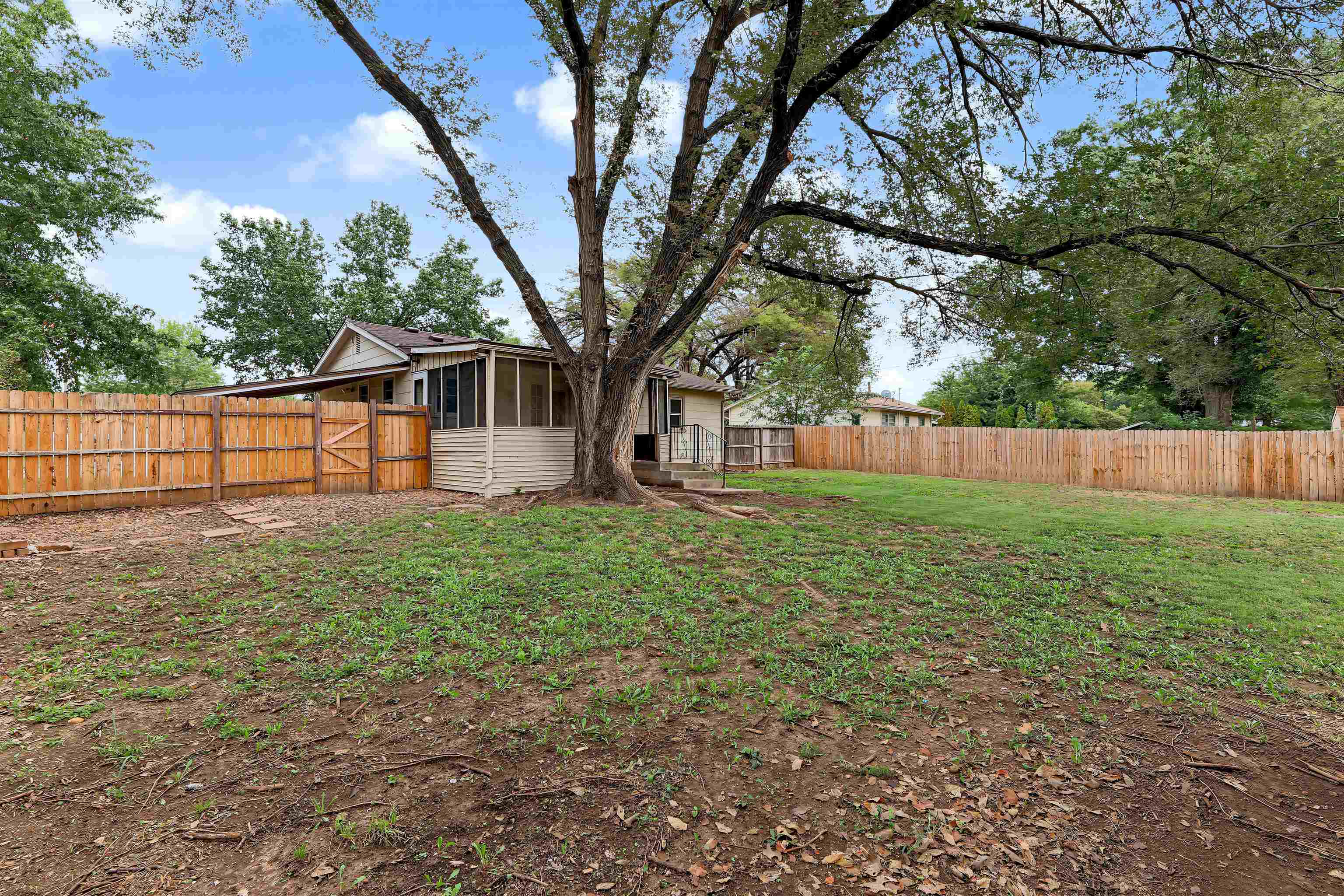 560 S Circle Dr Property Photo 34
