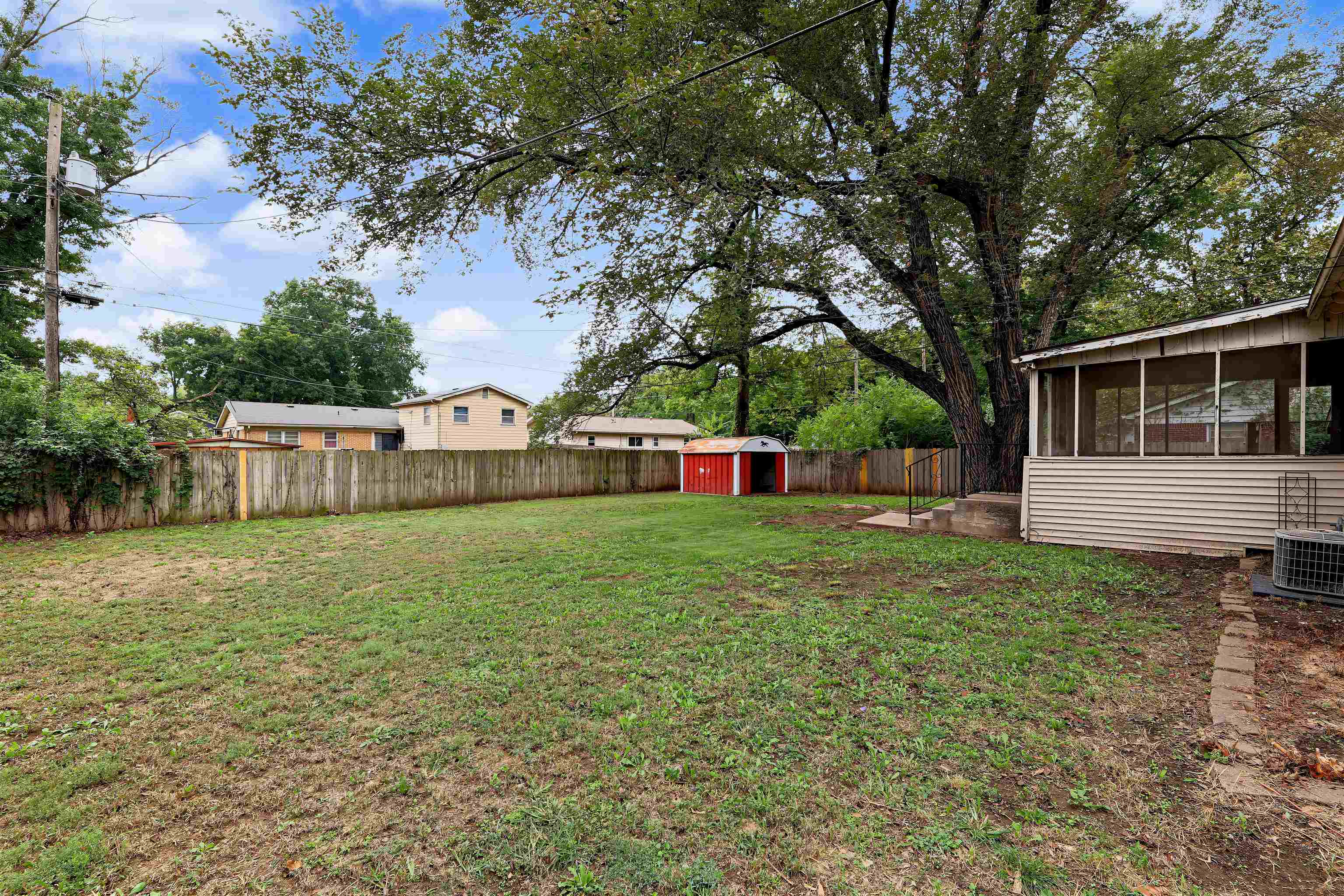 560 S Circle Dr Property Photo 35