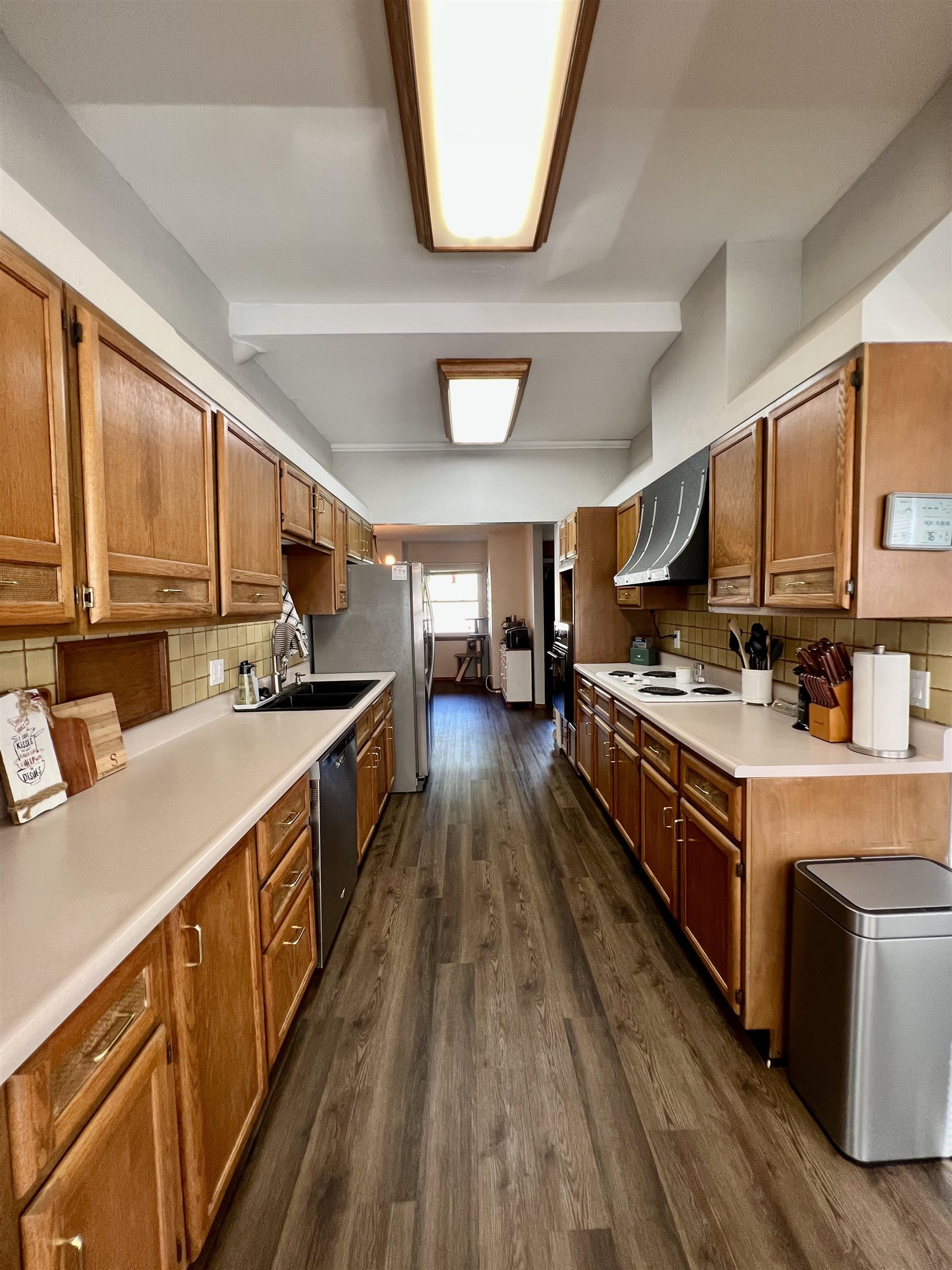 1402 E Madison Property Photo 6