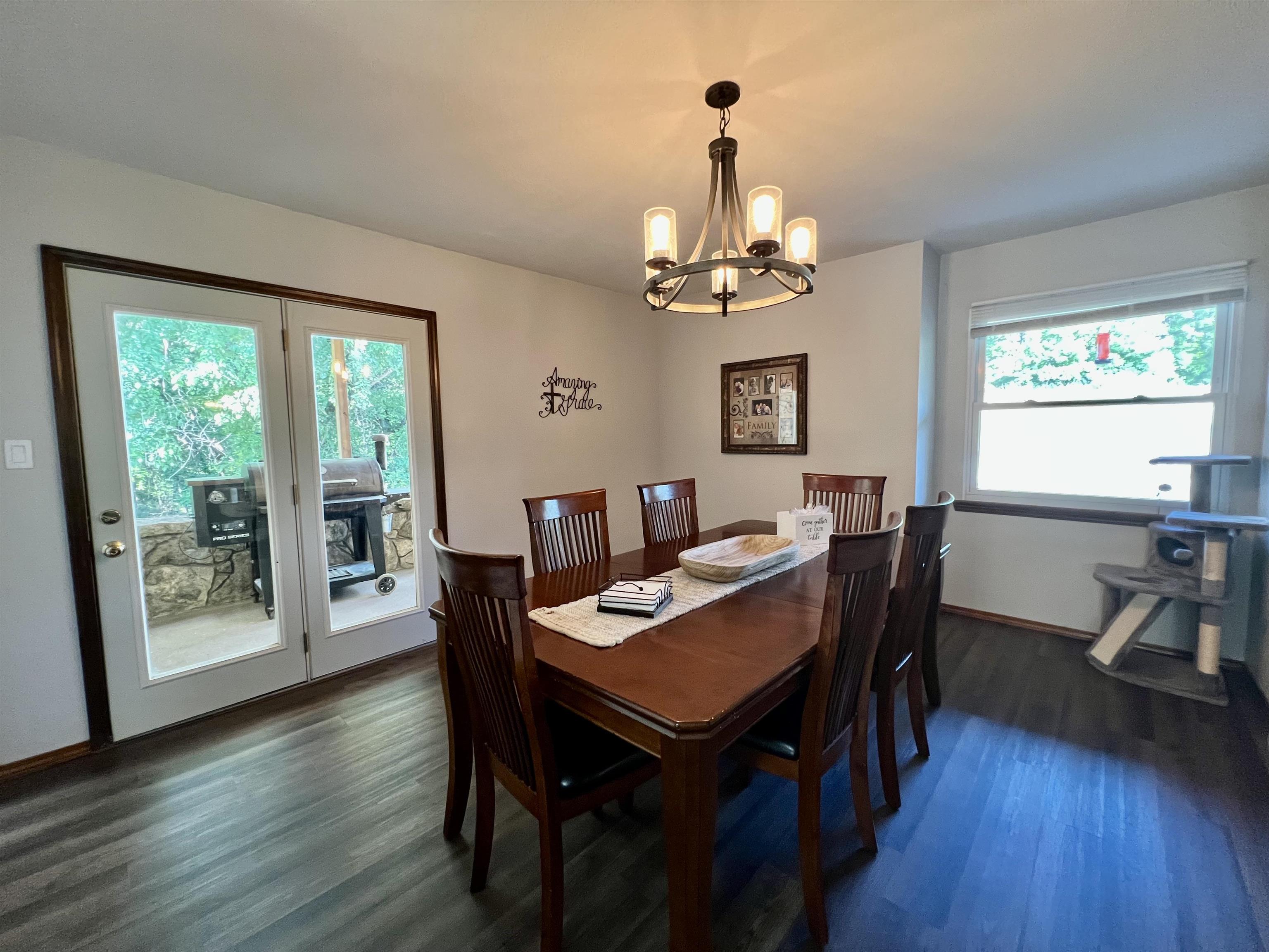 1402 E Madison Property Photo 9