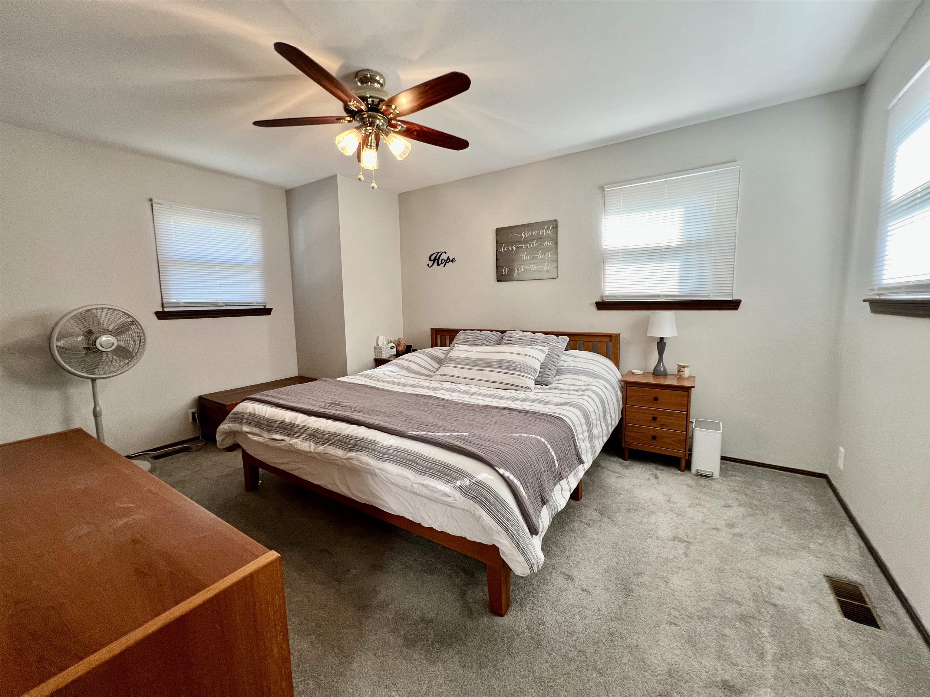 1402 E Madison Property Photo 11