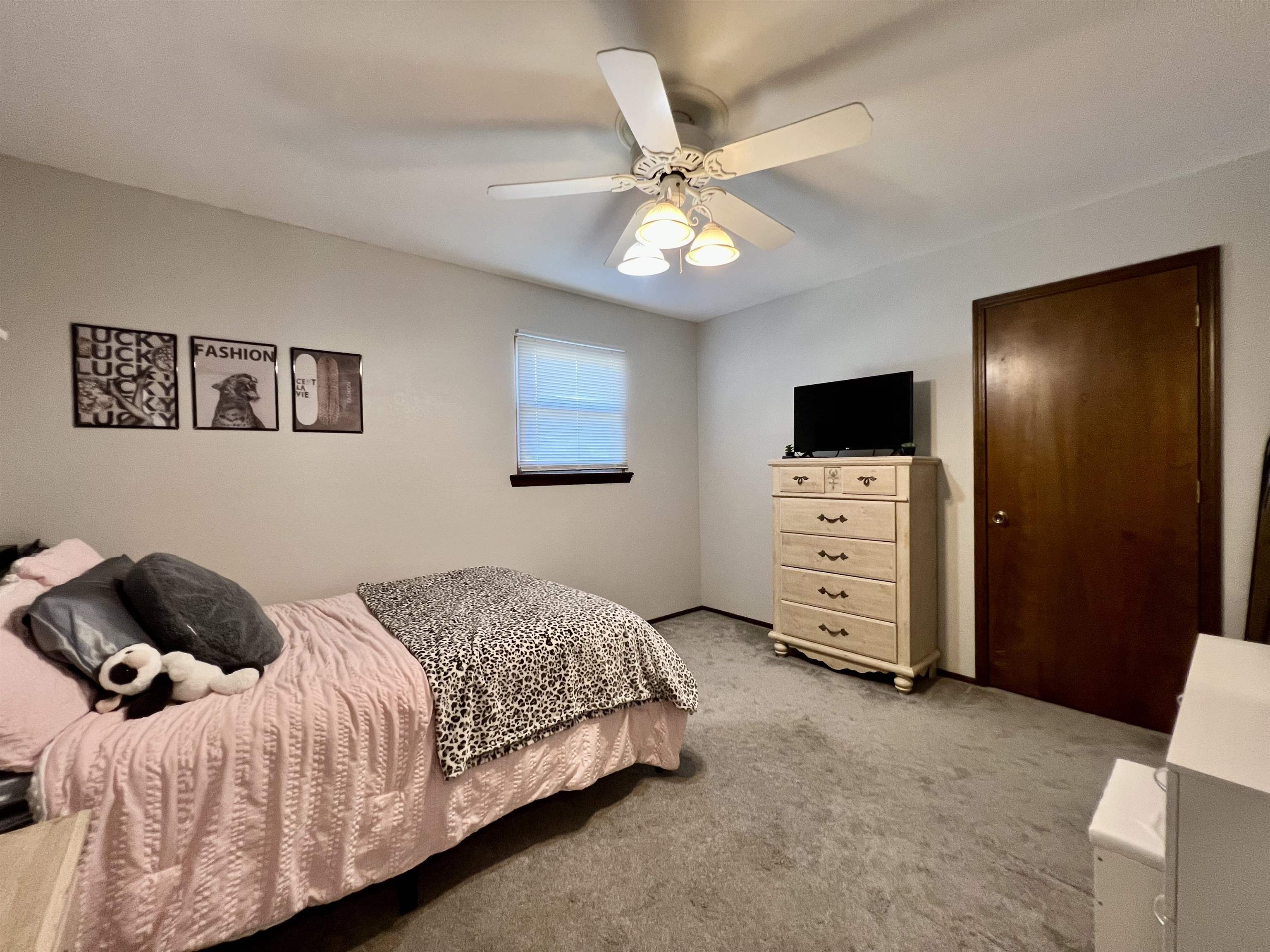 1402 E Madison Property Photo 15