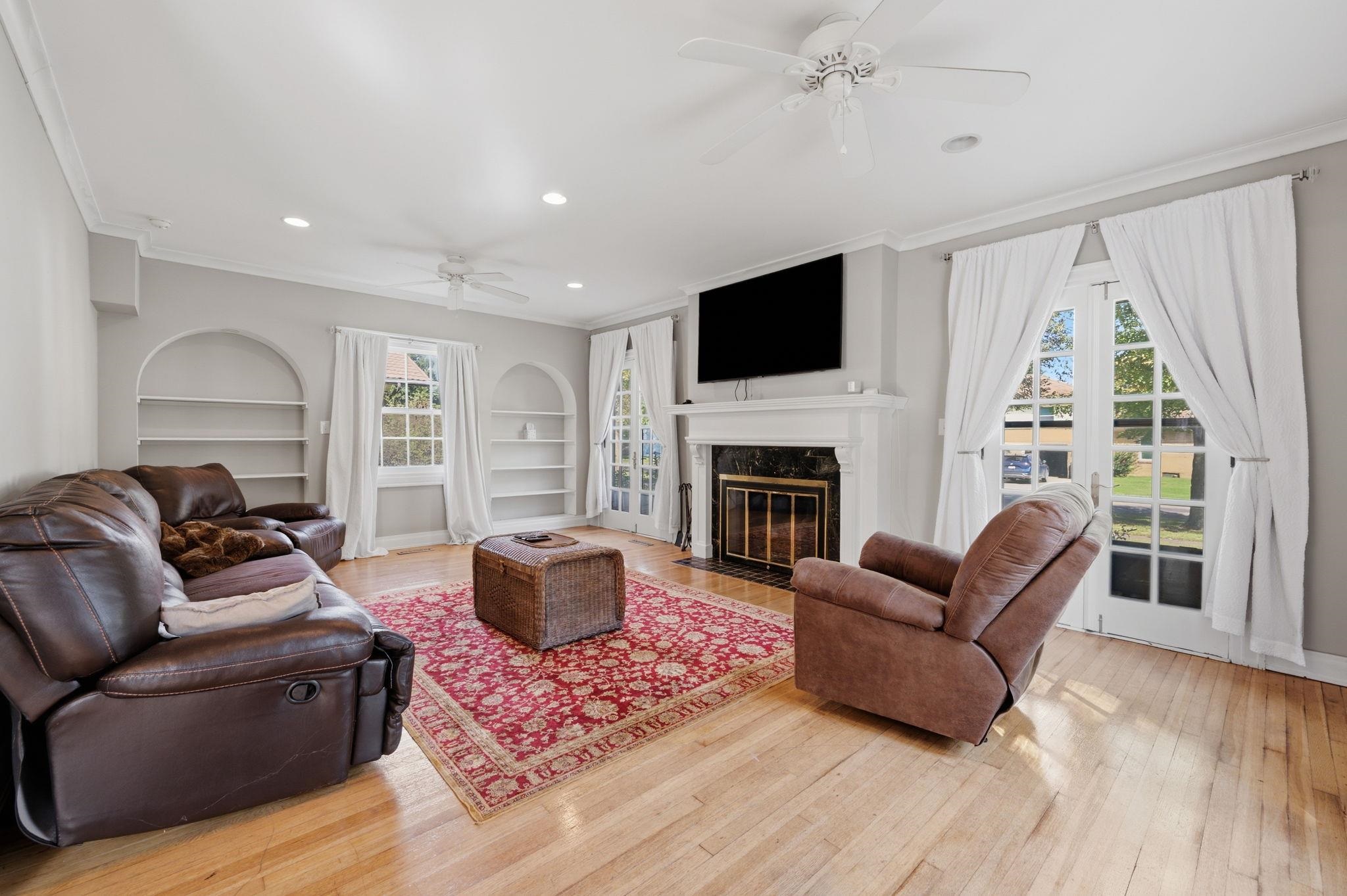 201 N Plum St Property Photo 7