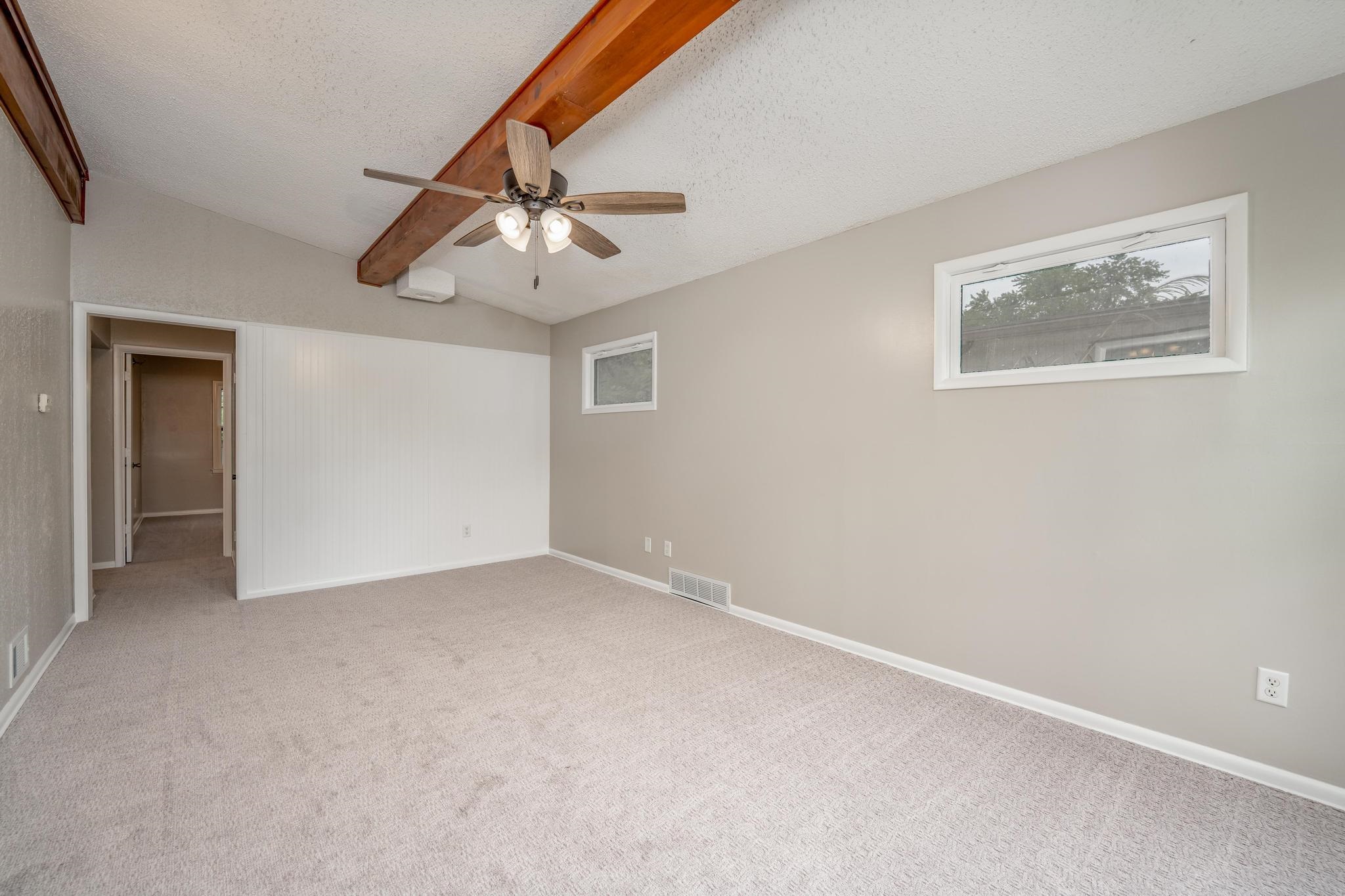 461 S Westview Dr Property Photo 5
