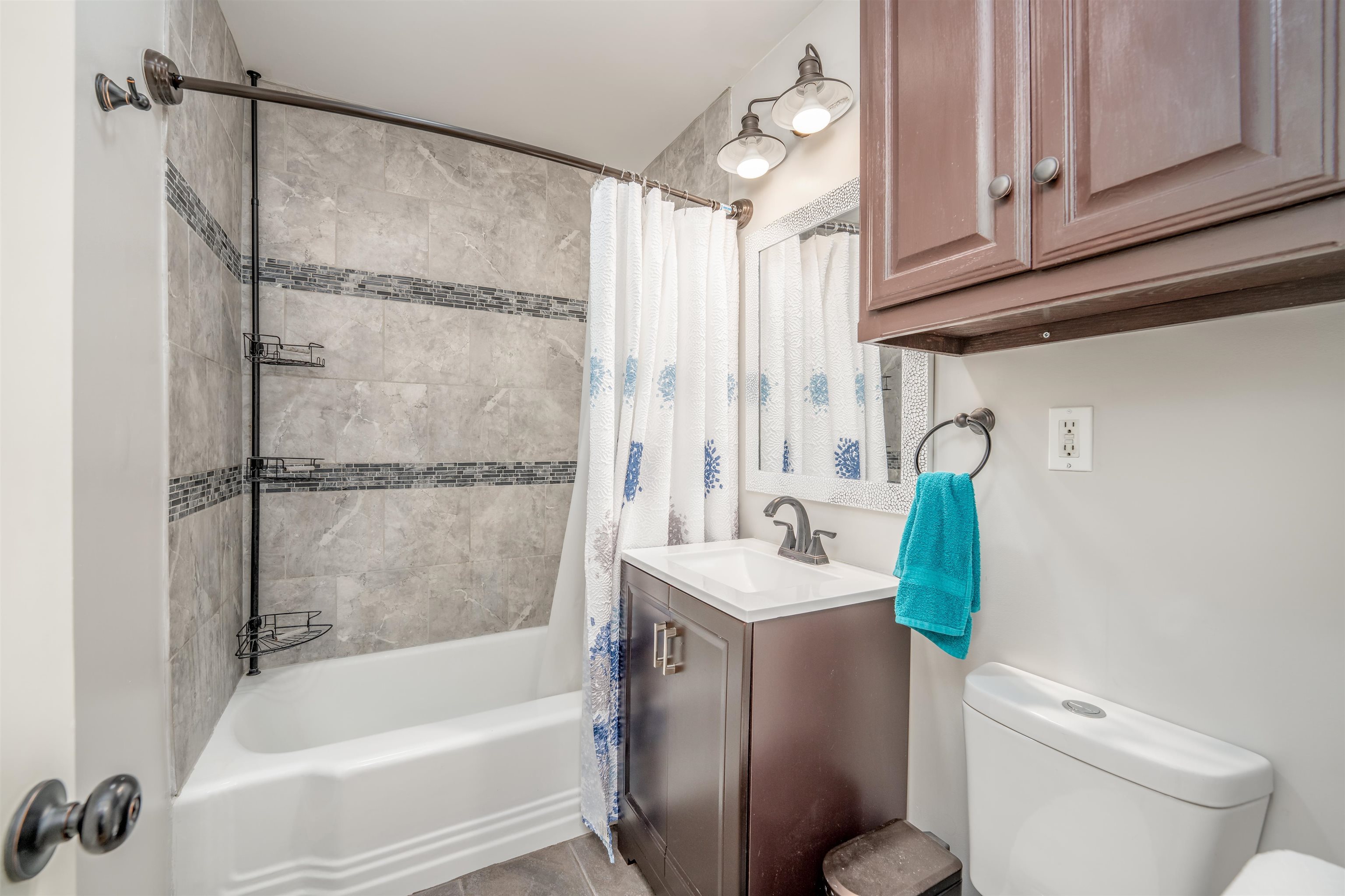 709 N Farrel Drive Property Photo 6