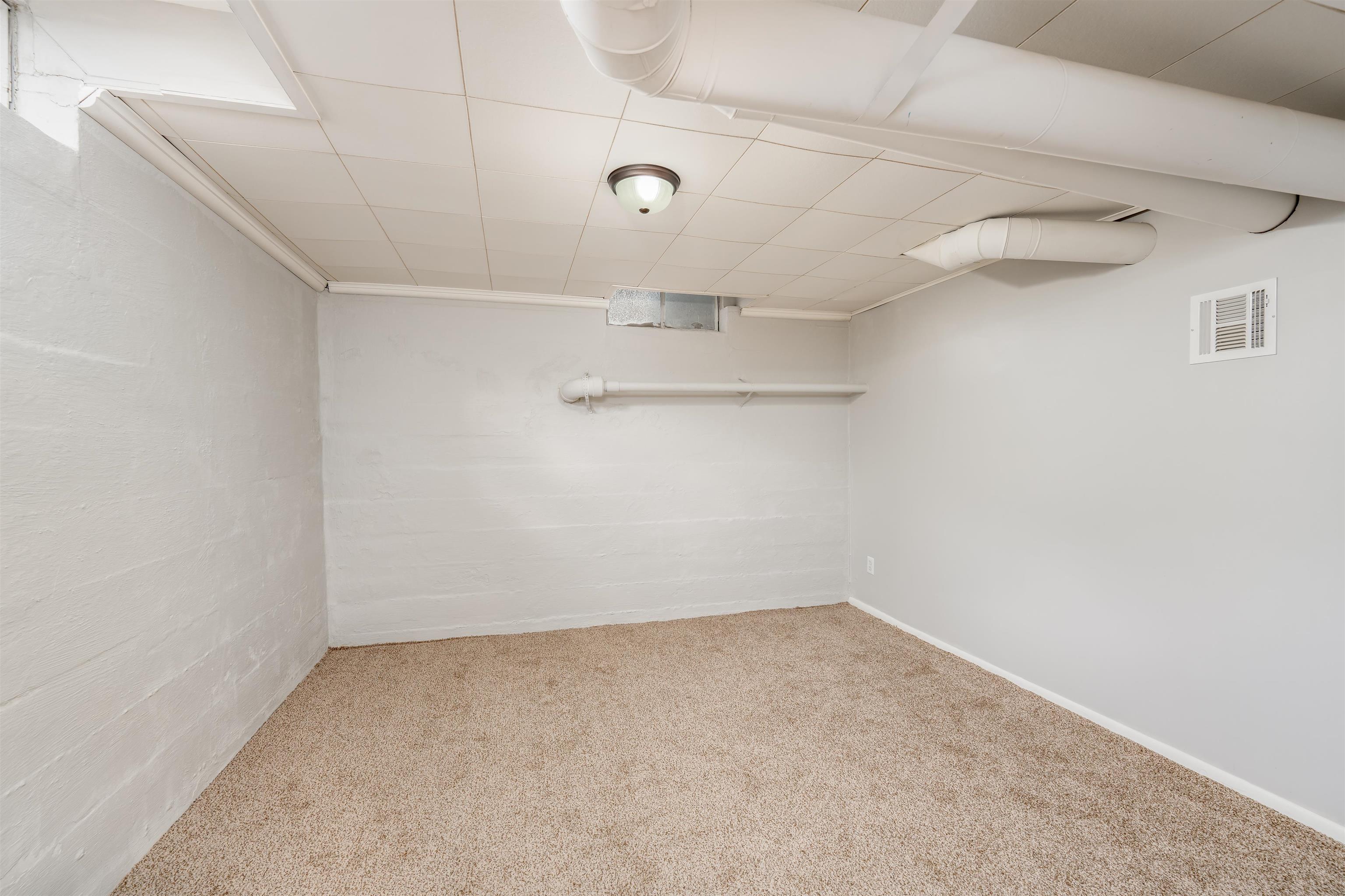709 N Farrel Drive Property Photo 9
