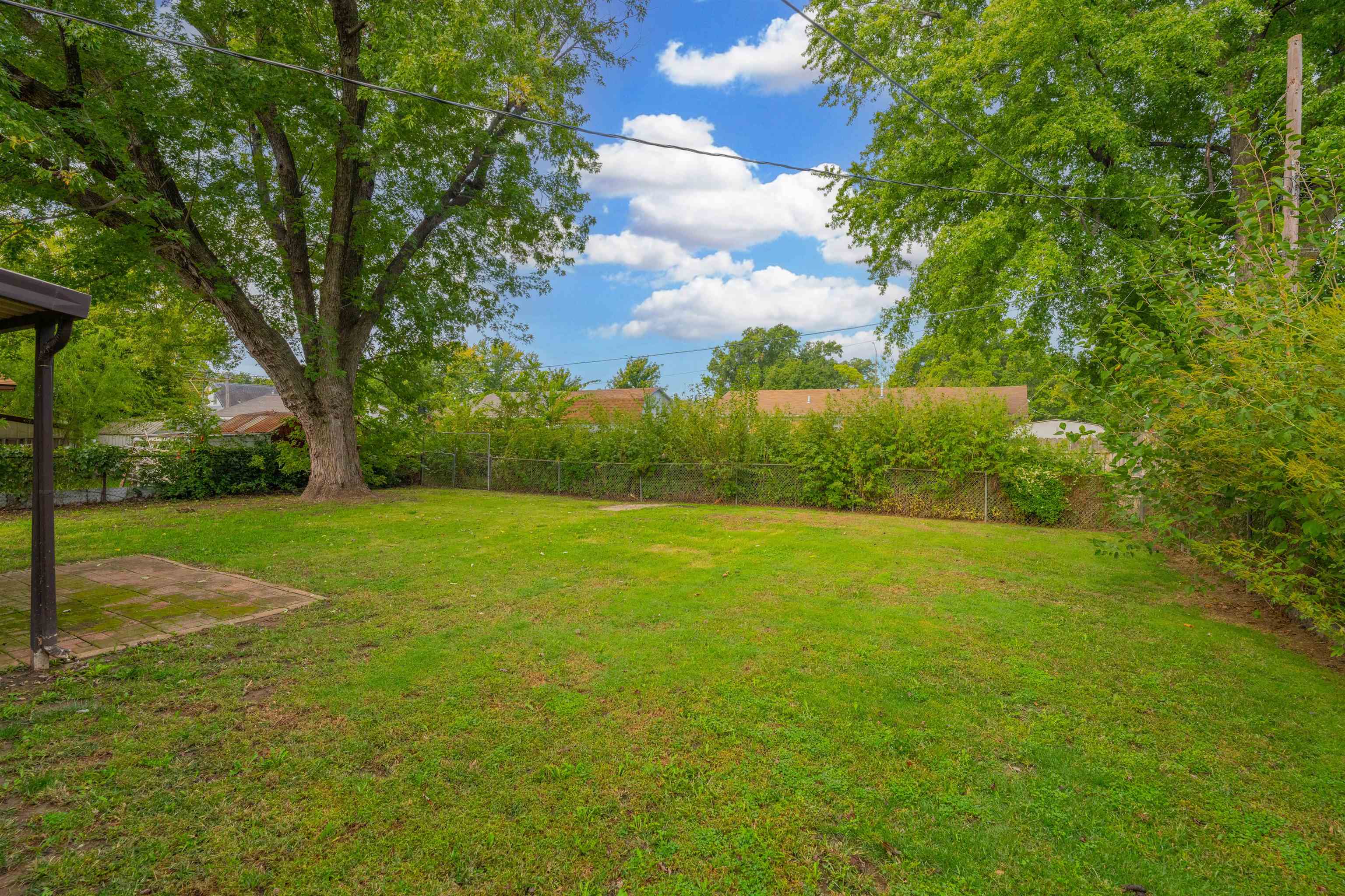 709 N Farrel Drive Property Photo 11