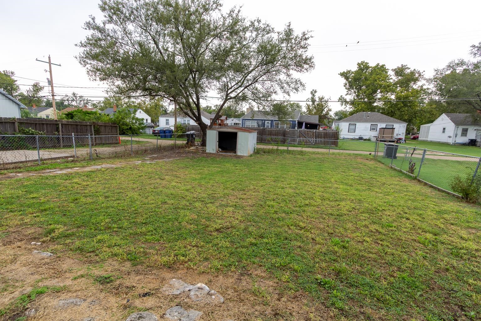 517 E Cloud St Property Photo 25