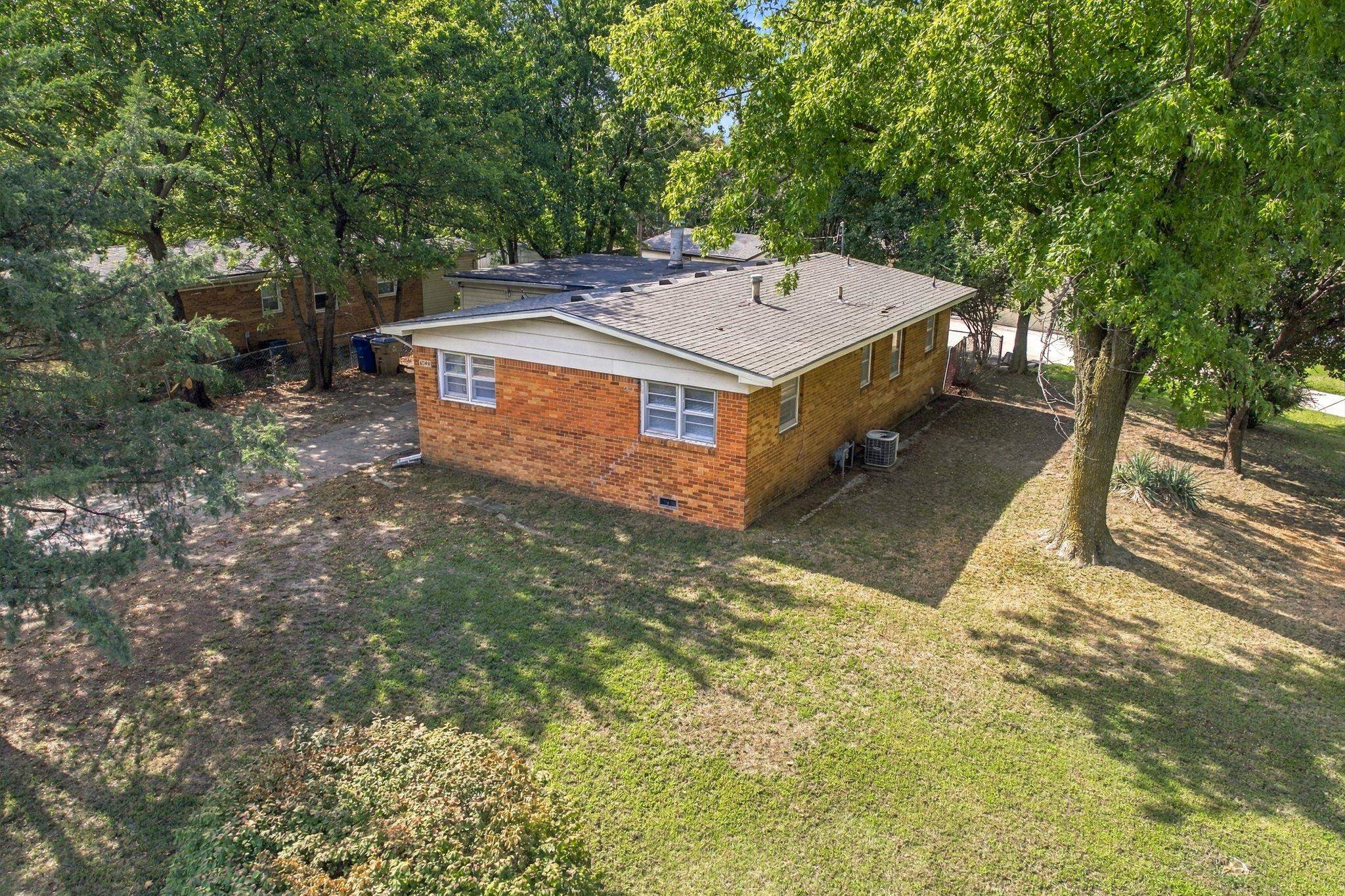 6049 N East Park View St Property Photo 7