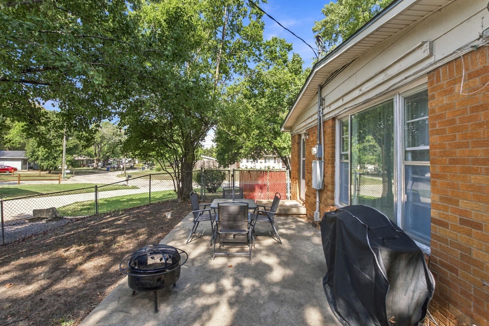 6049 N East Park View St Property Photo 25