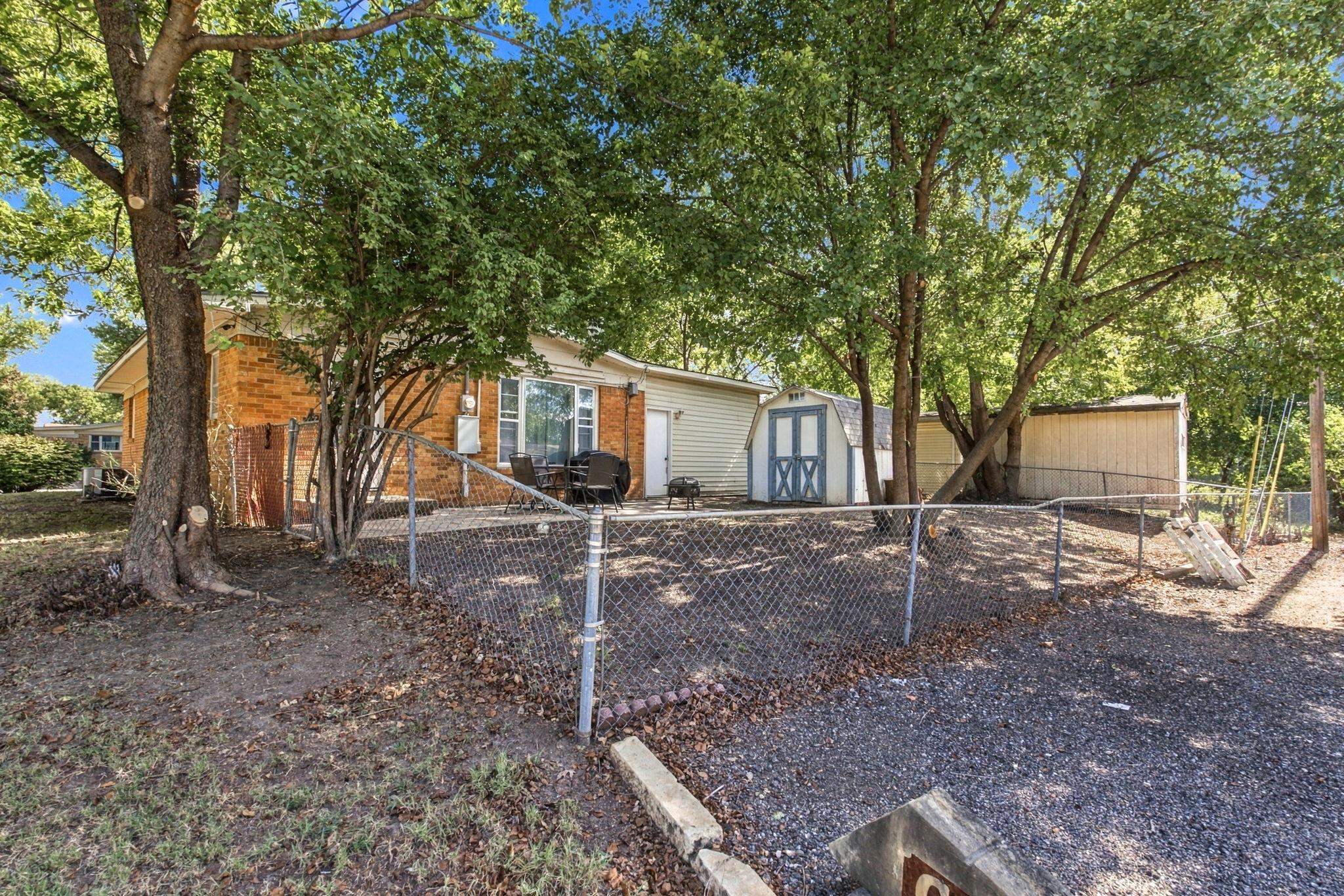 6049 N East Park View St Property Photo 27