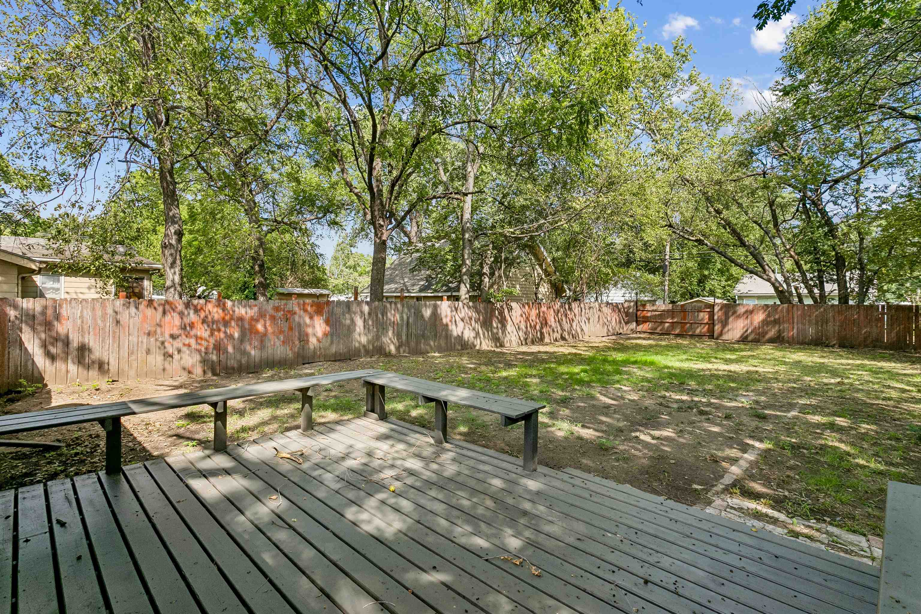 1916 S Mosley Property Photo 25