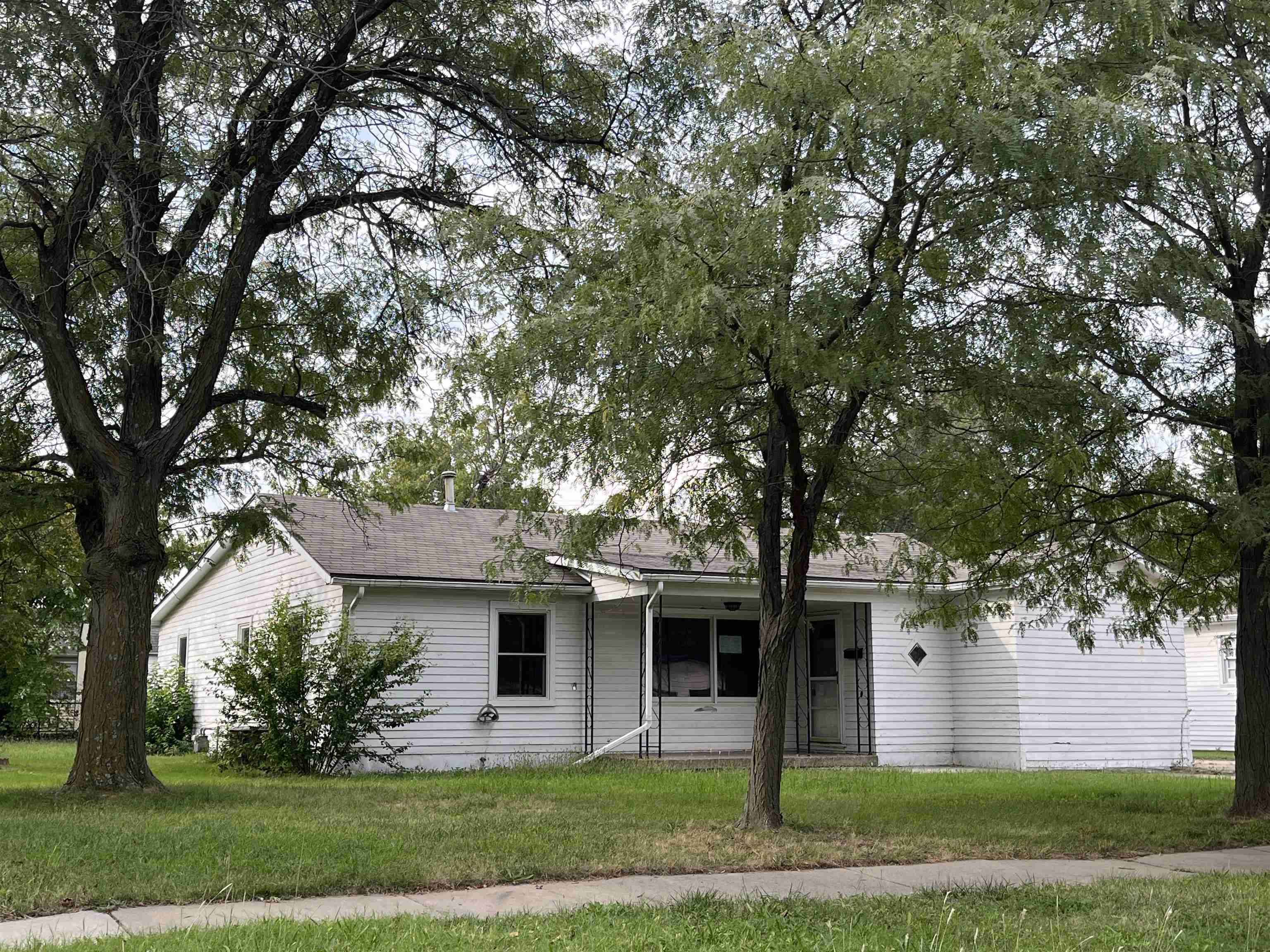 1701 W 30th St S Property Photo 2