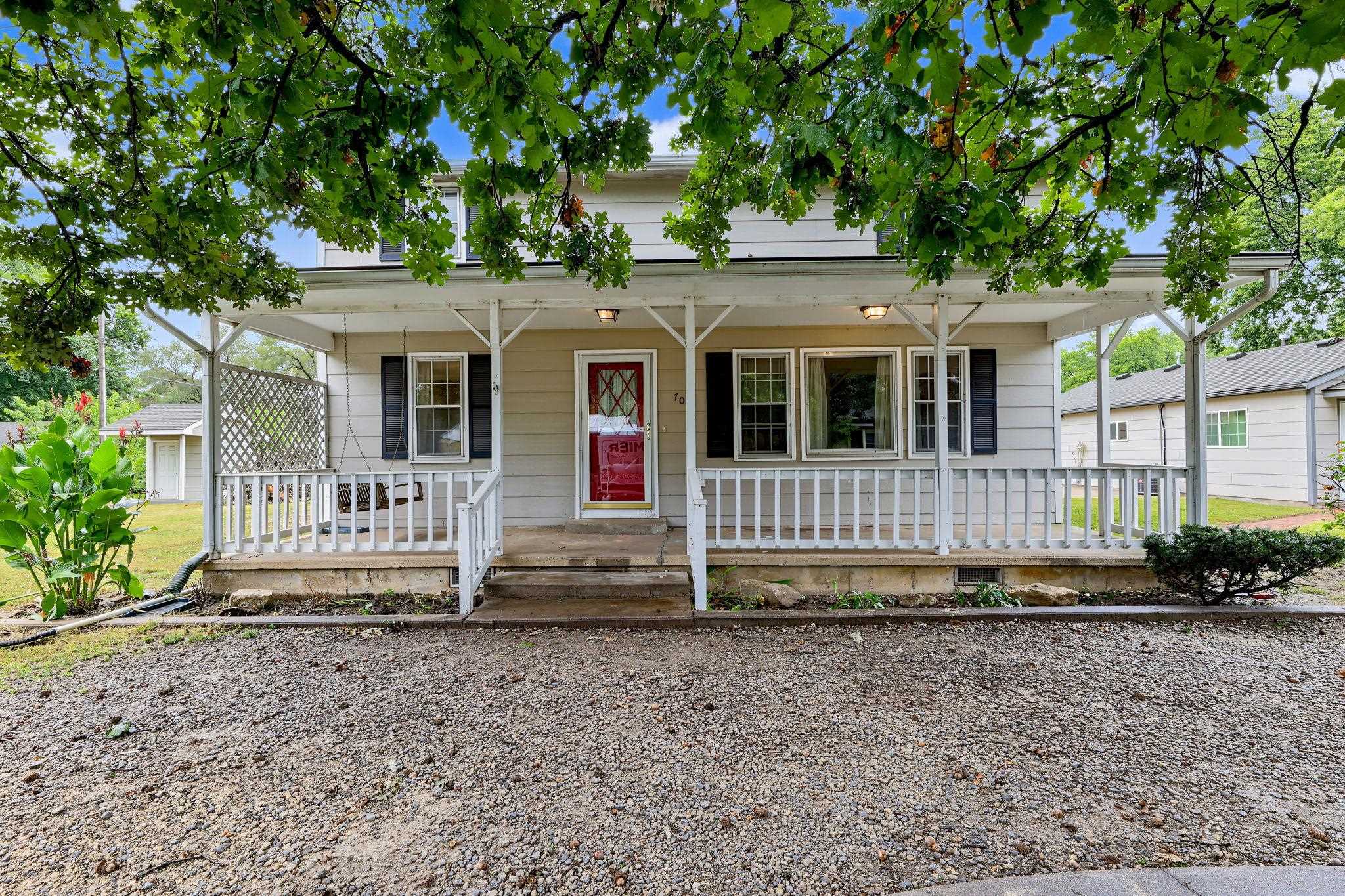 705 S College Property Photo 2