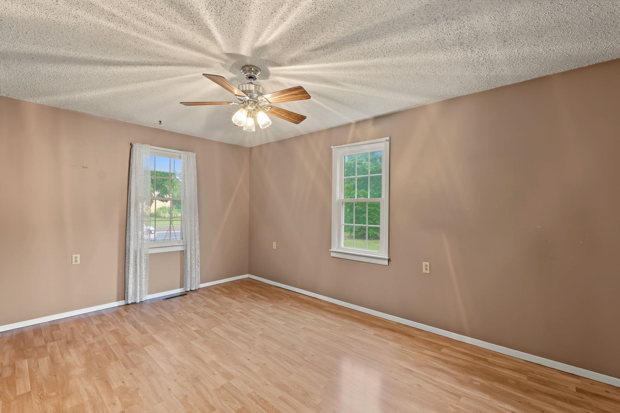 705 S College Property Photo 8
