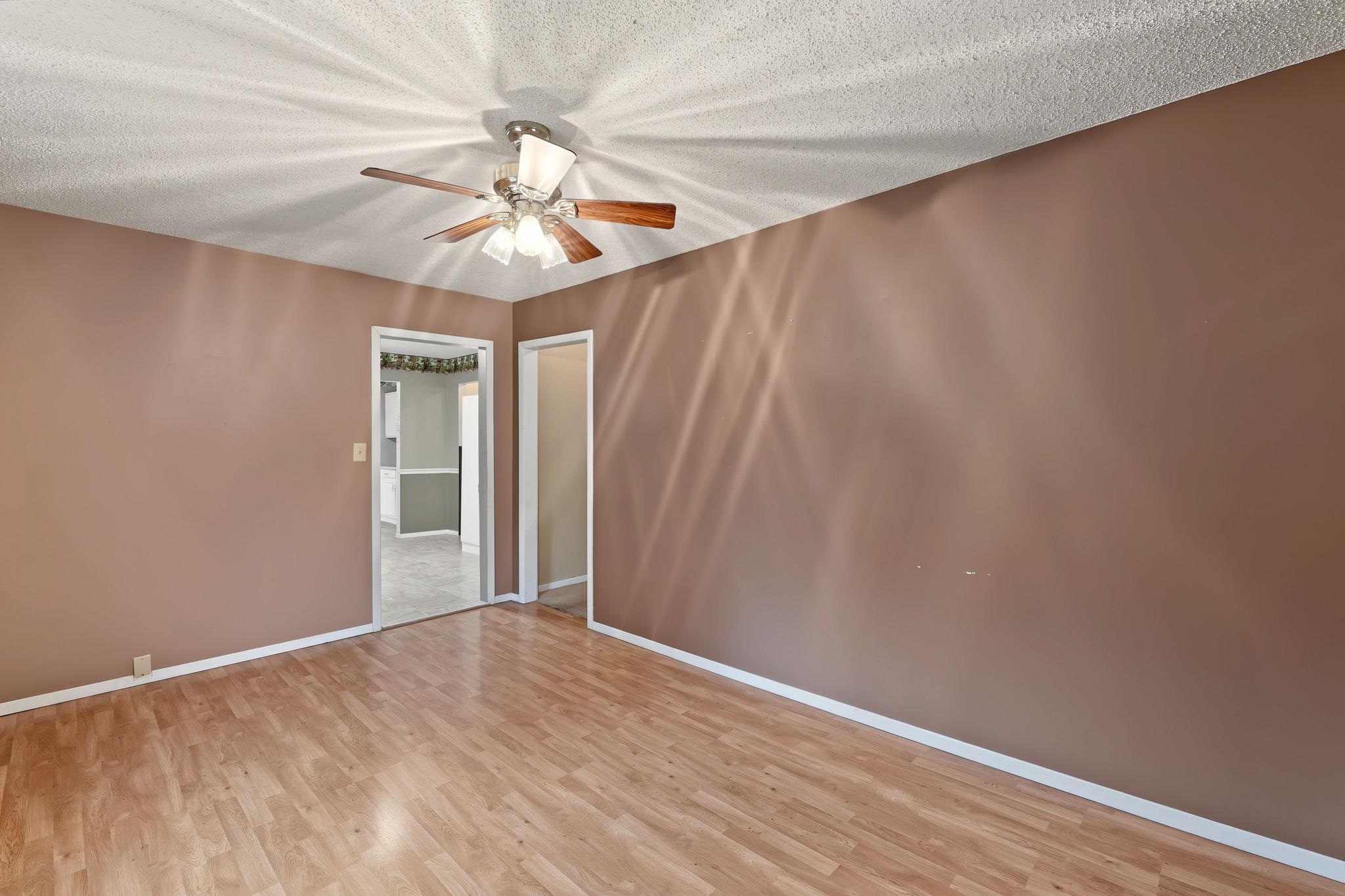 705 S College Property Photo 9