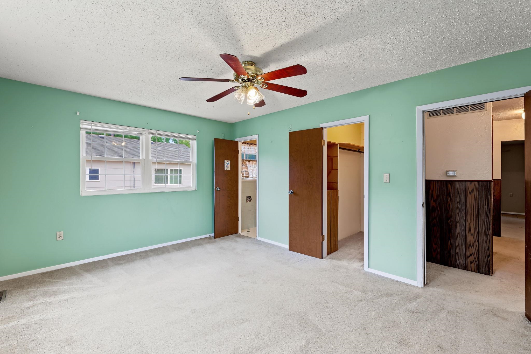 705 S College Property Photo 20