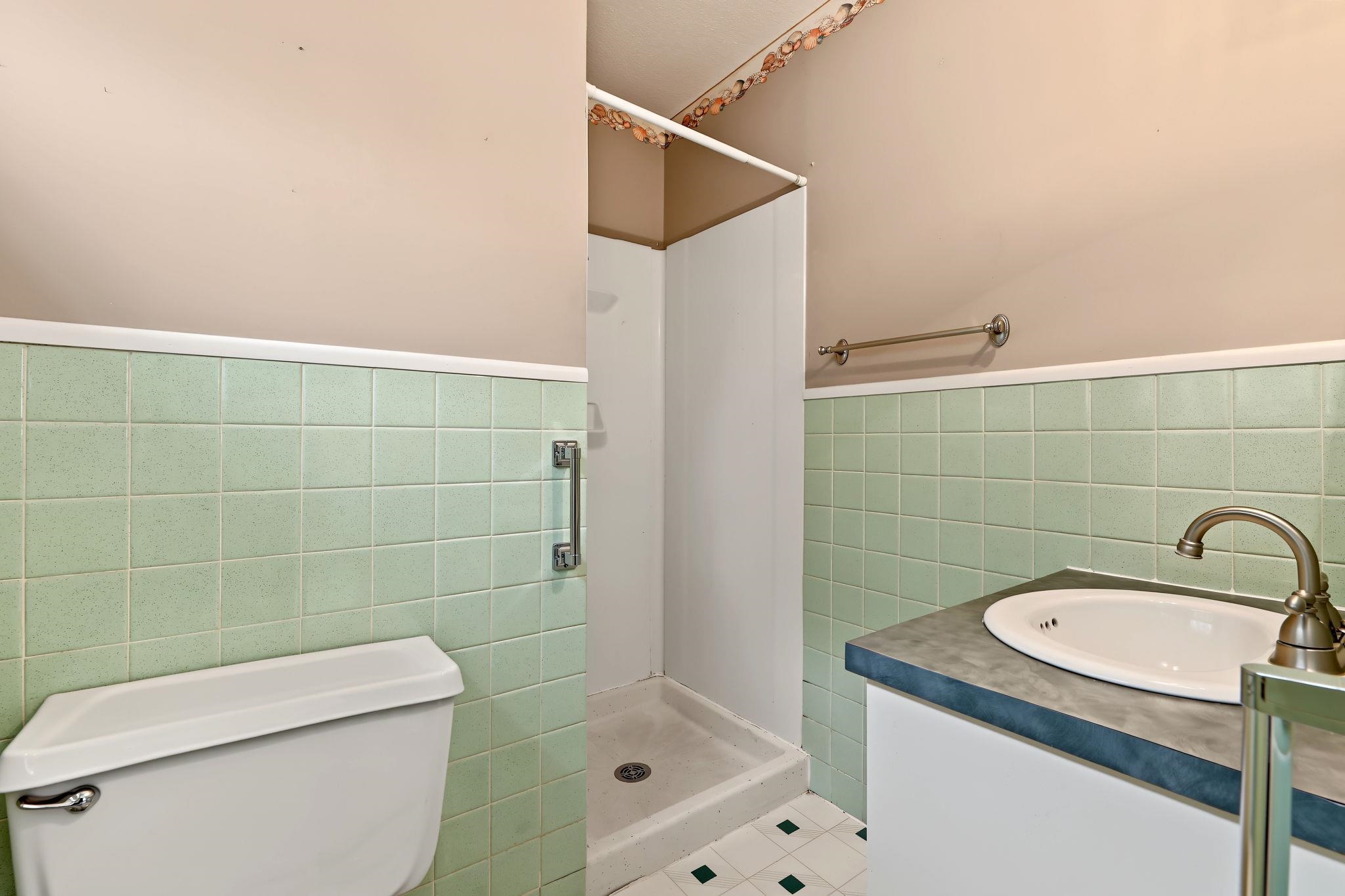 705 S College Property Photo 22