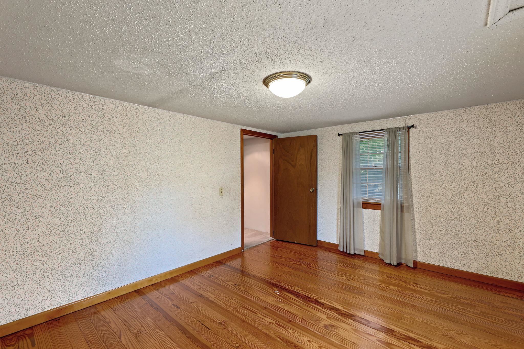 705 S College Property Photo 25