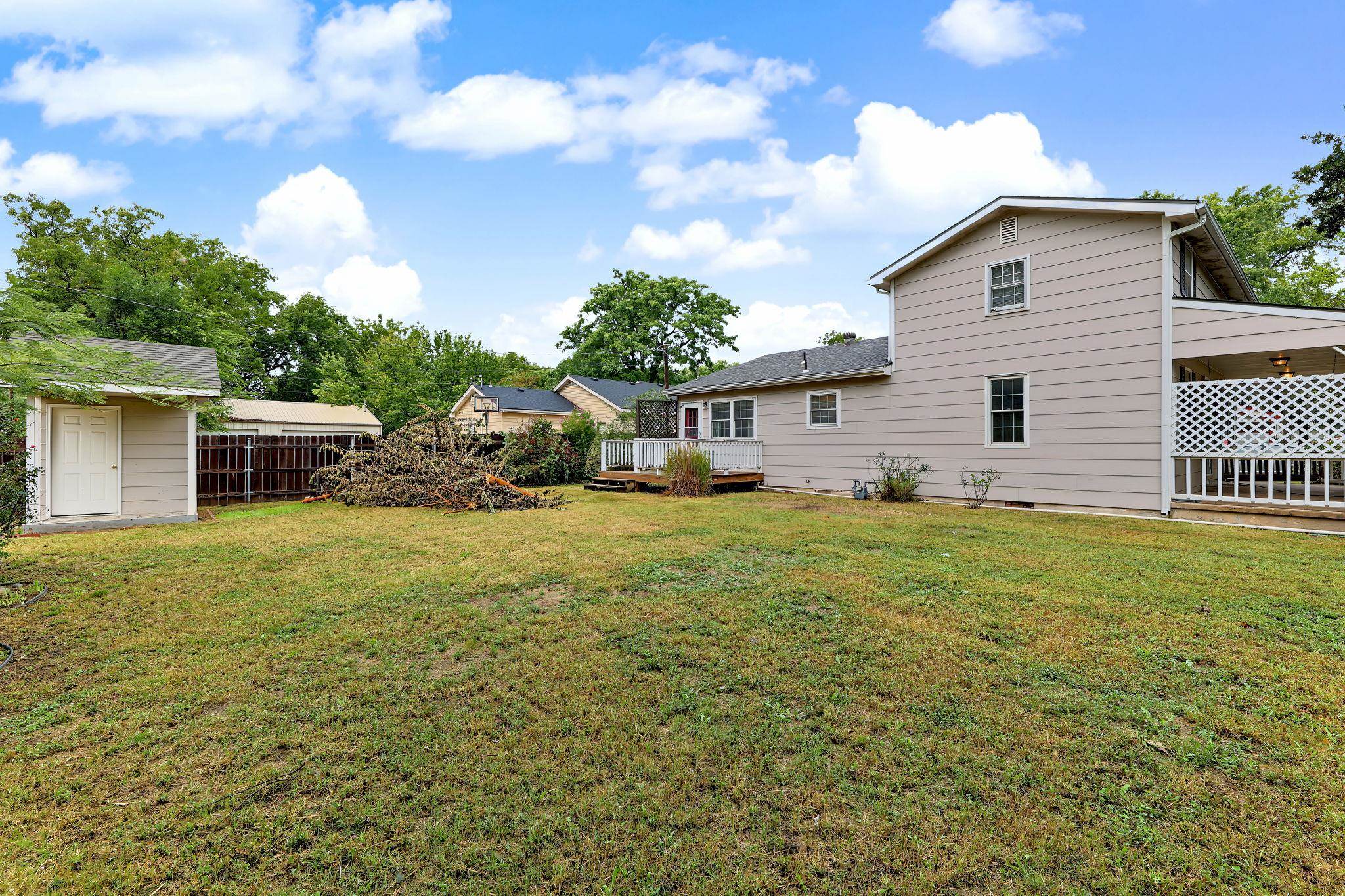 705 S College Property Photo 34