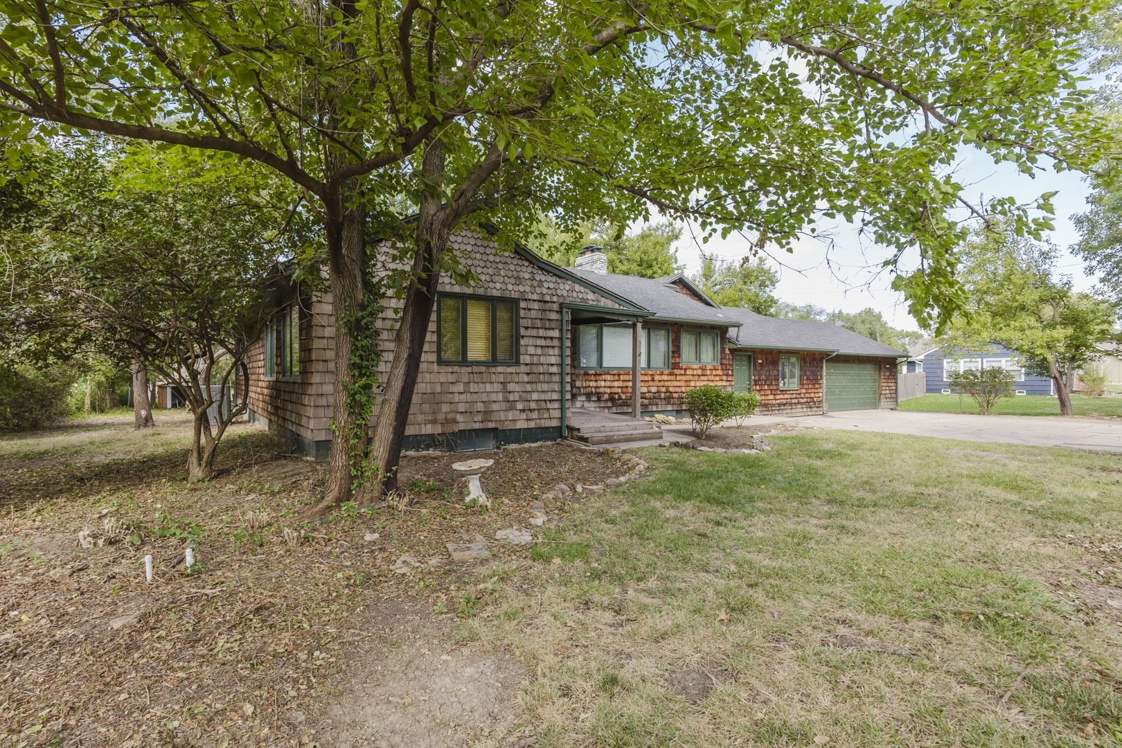 27 N Laurel Property Photo 2