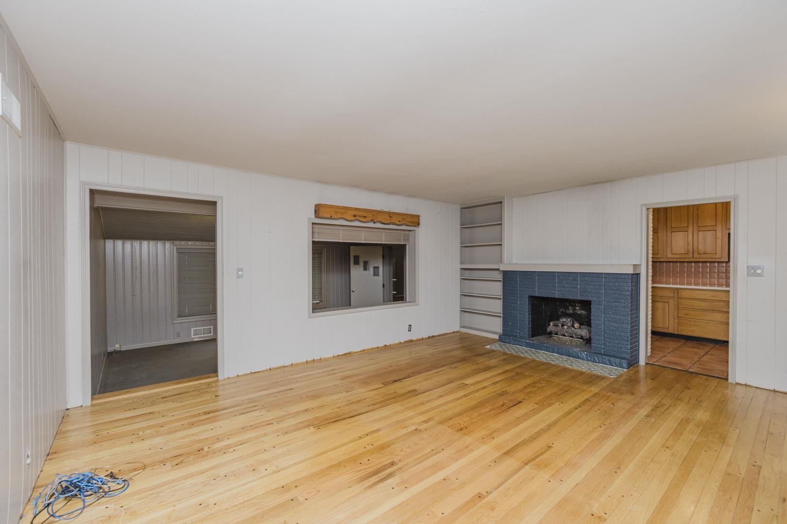 27 N Laurel Property Photo 4