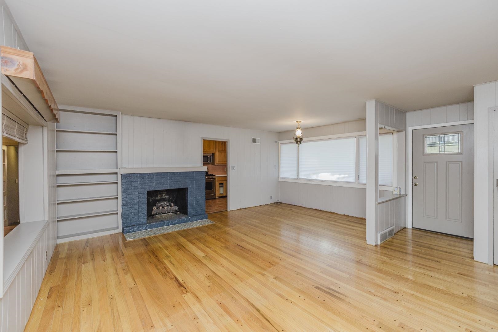 27 N Laurel Property Photo 5