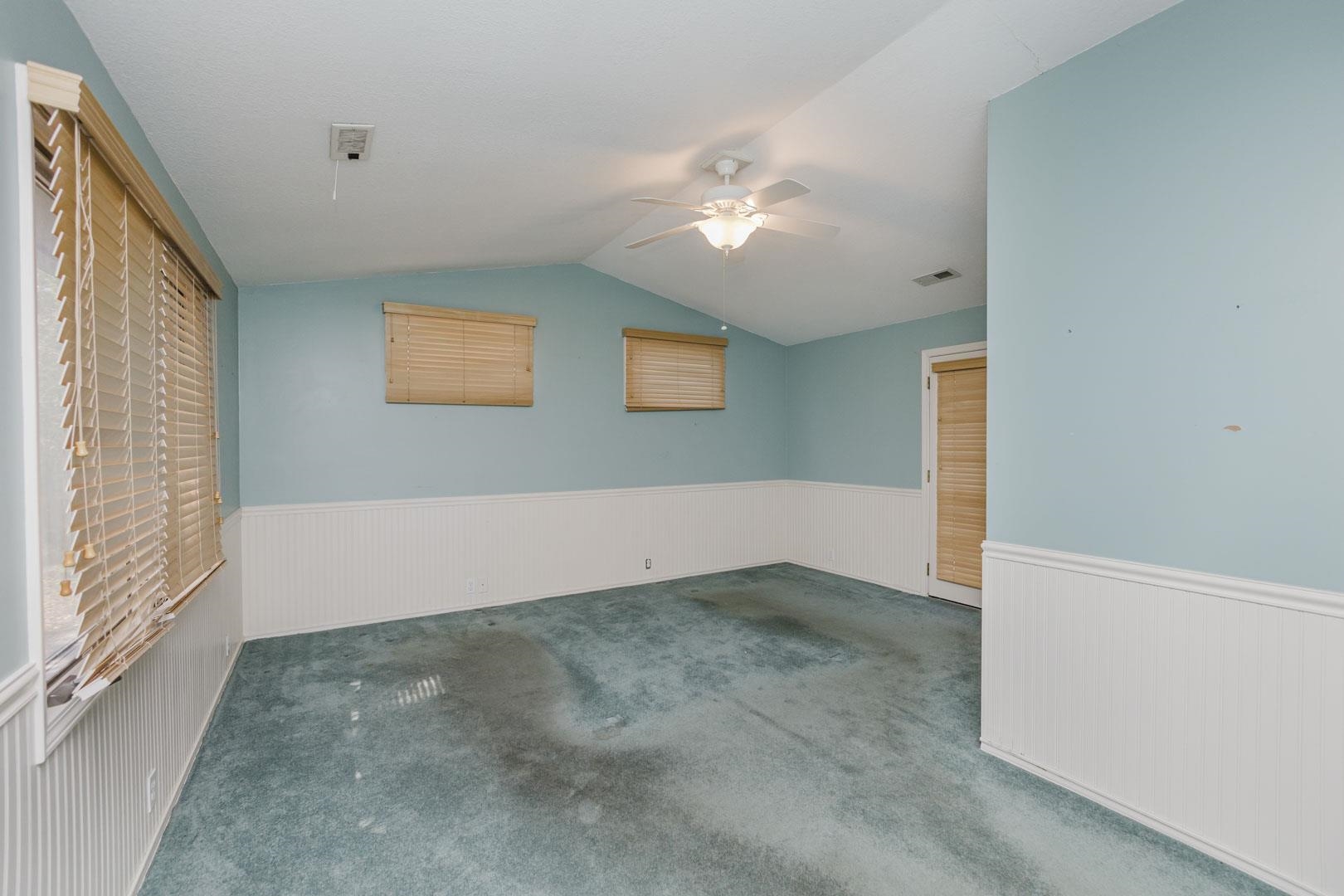 27 N Laurel Property Photo 9