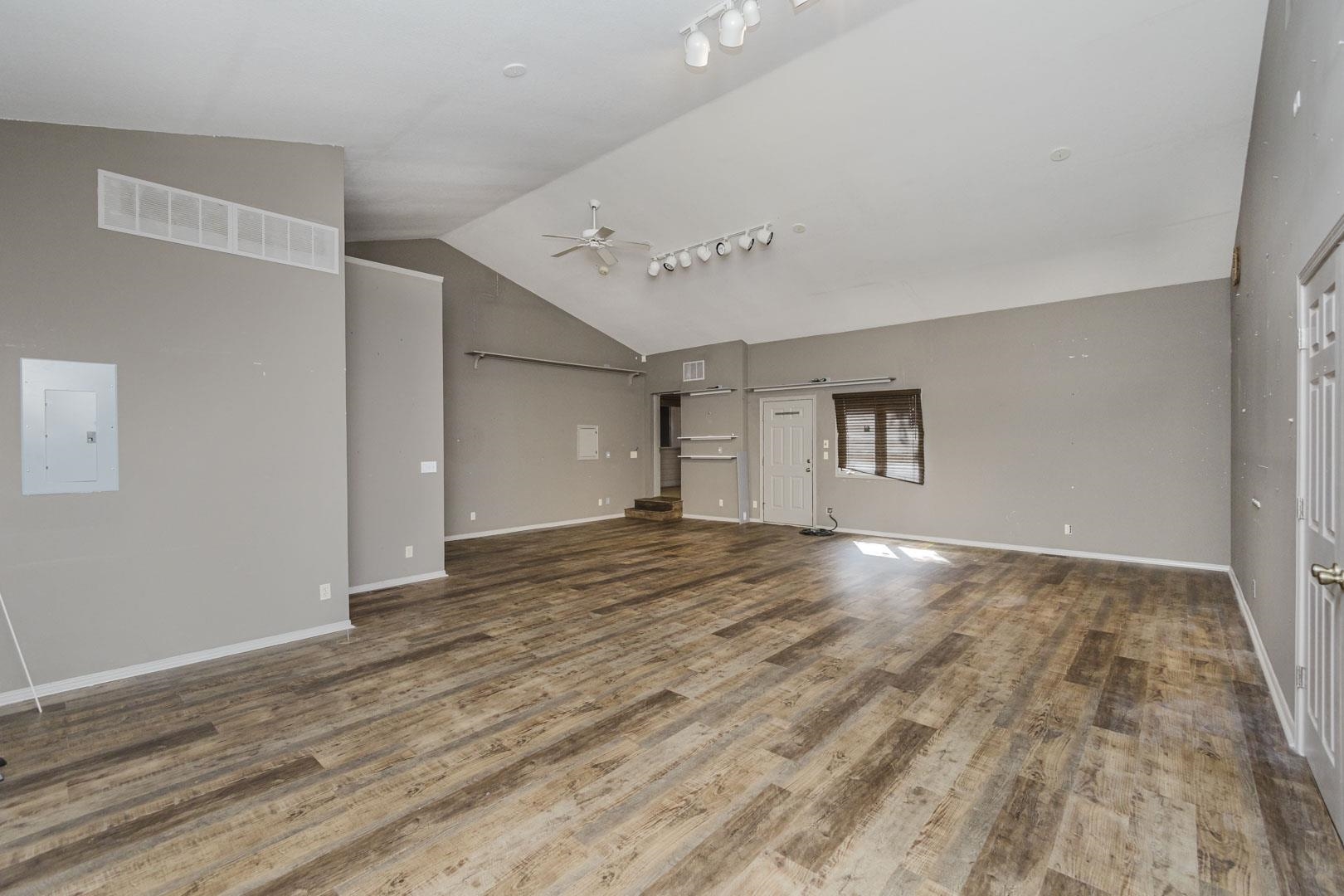 27 N Laurel Property Photo 16