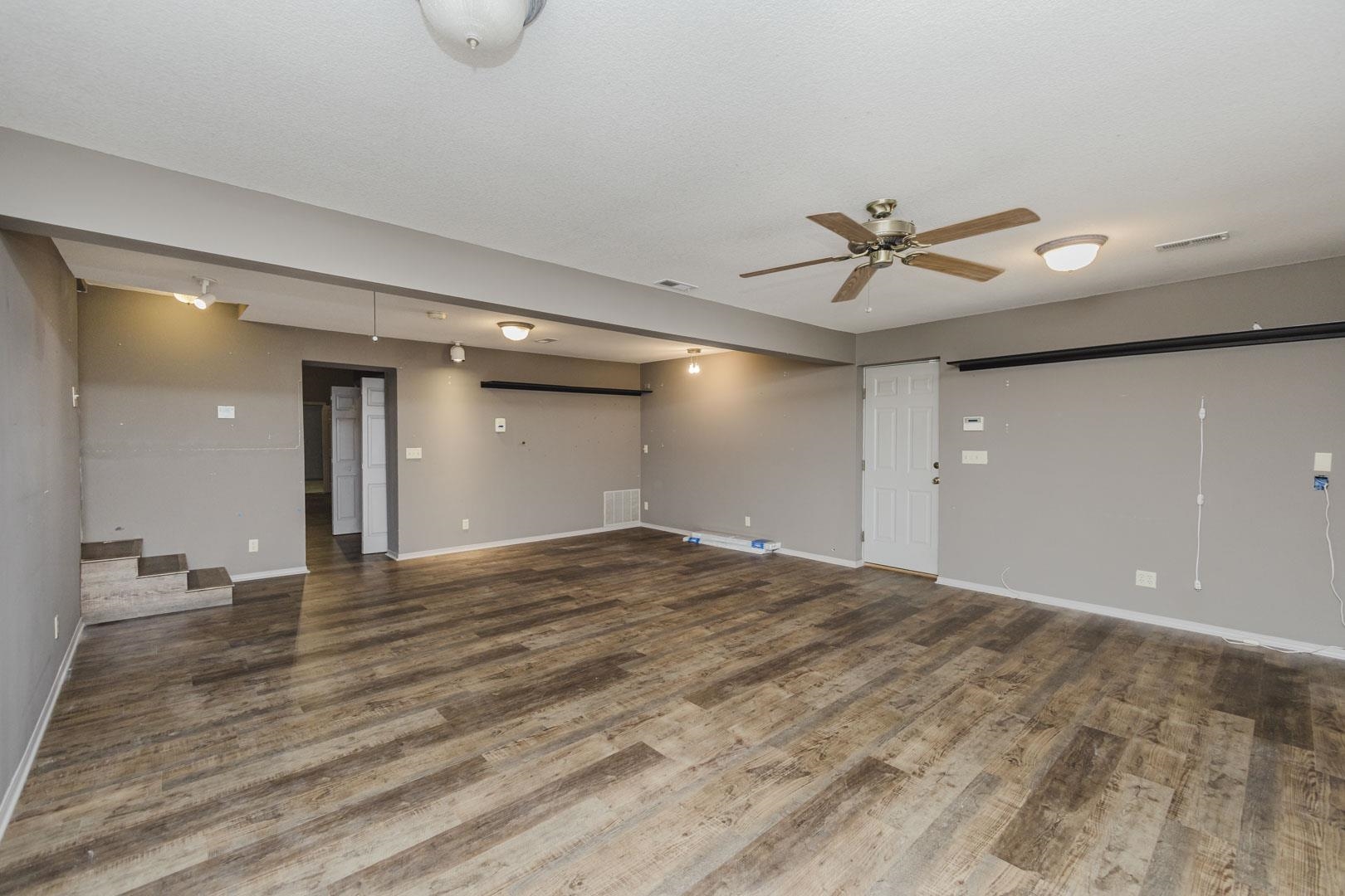 27 N Laurel Property Photo 20