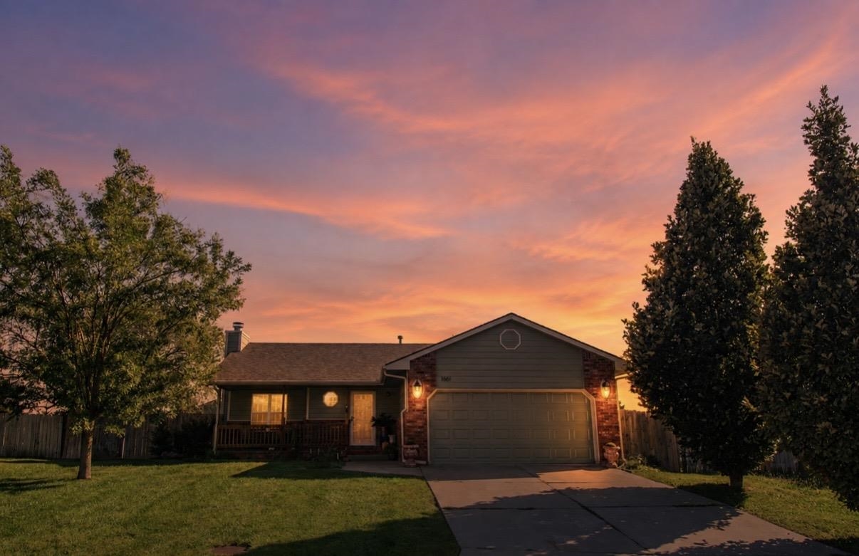 1661 N Prairie Run Circle Property Photo 1