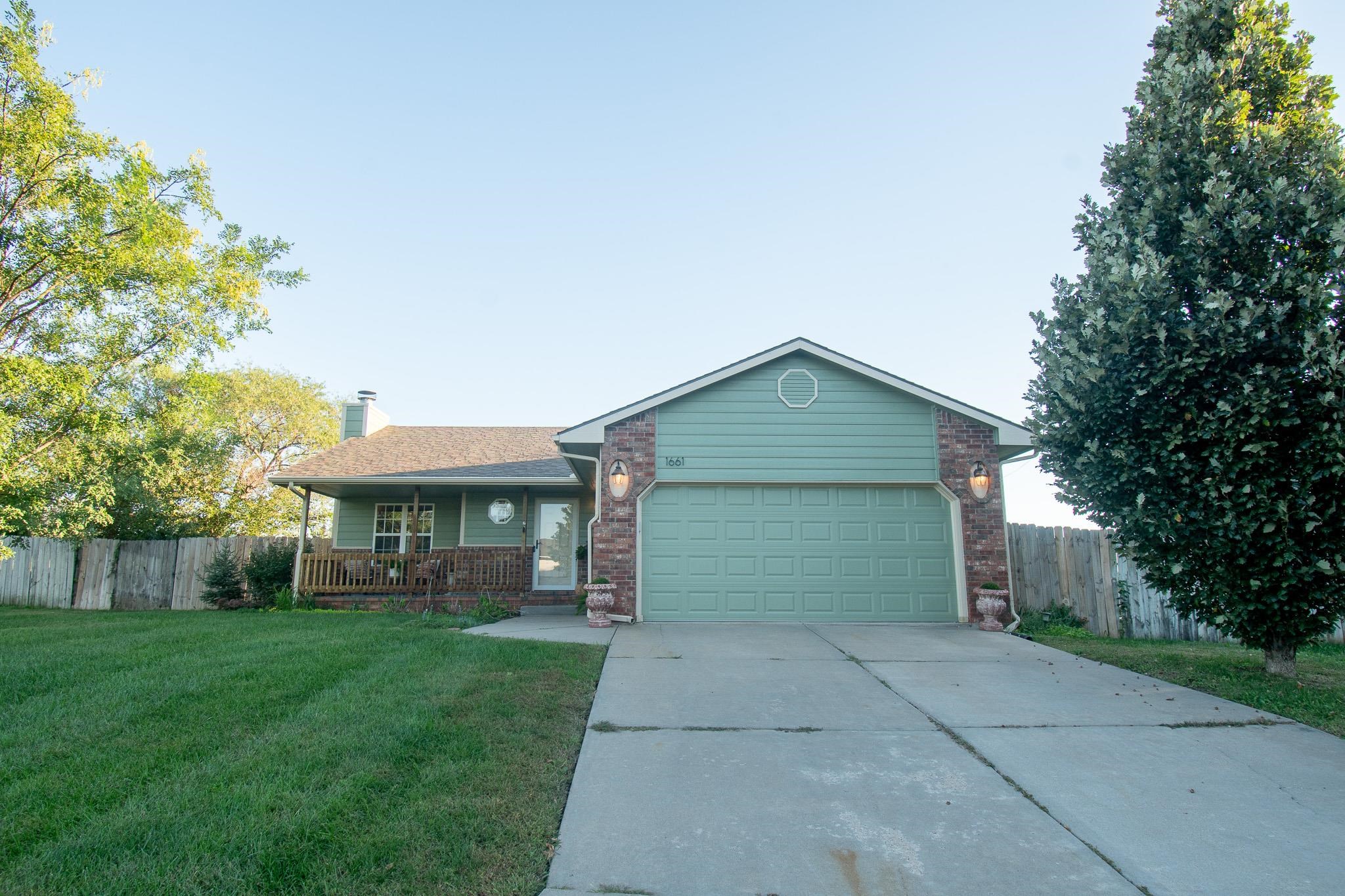 1661 N Prairie Run Circle Property Photo 1