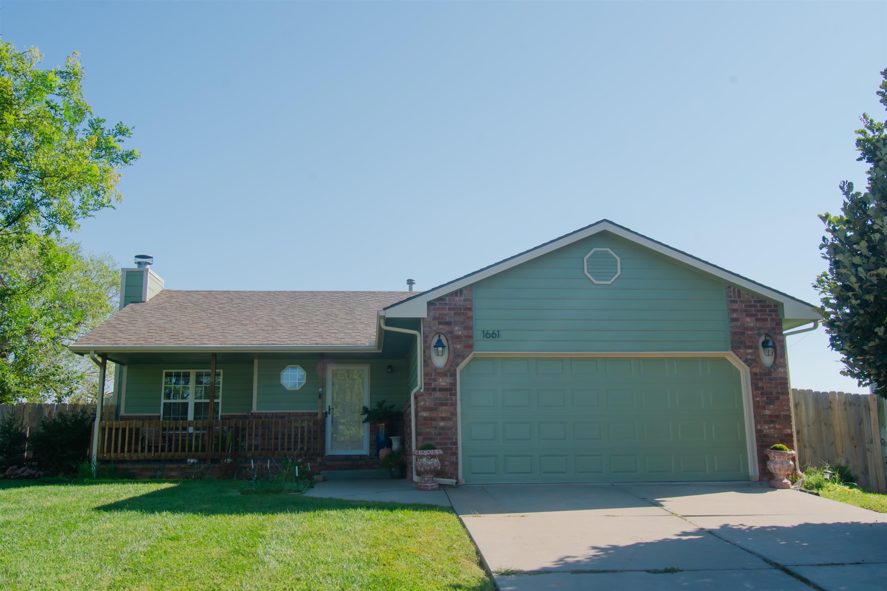 1661 N Prairie Run Circle Property Photo 2