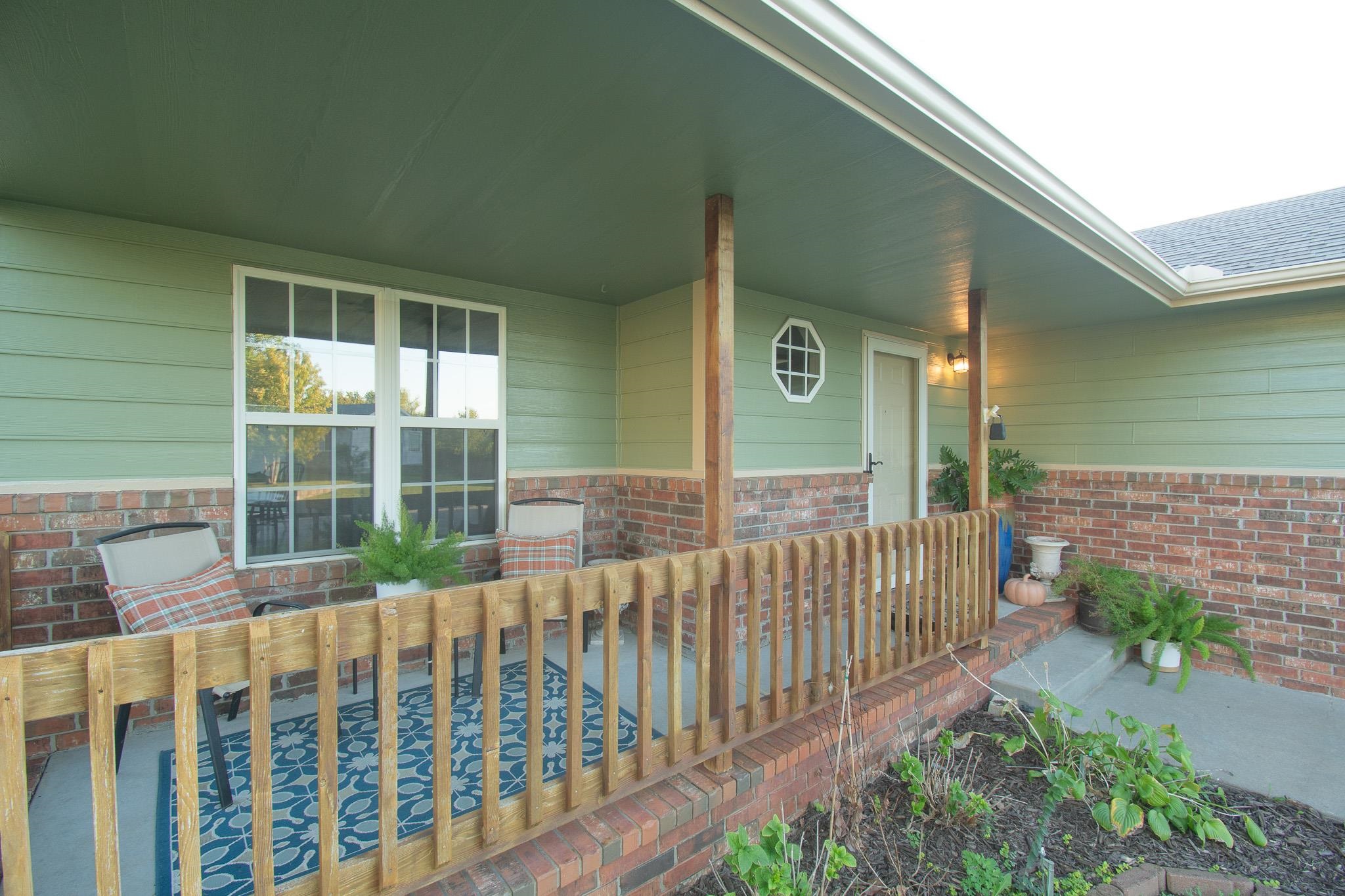 1661 N Prairie Run Circle Property Photo 2
