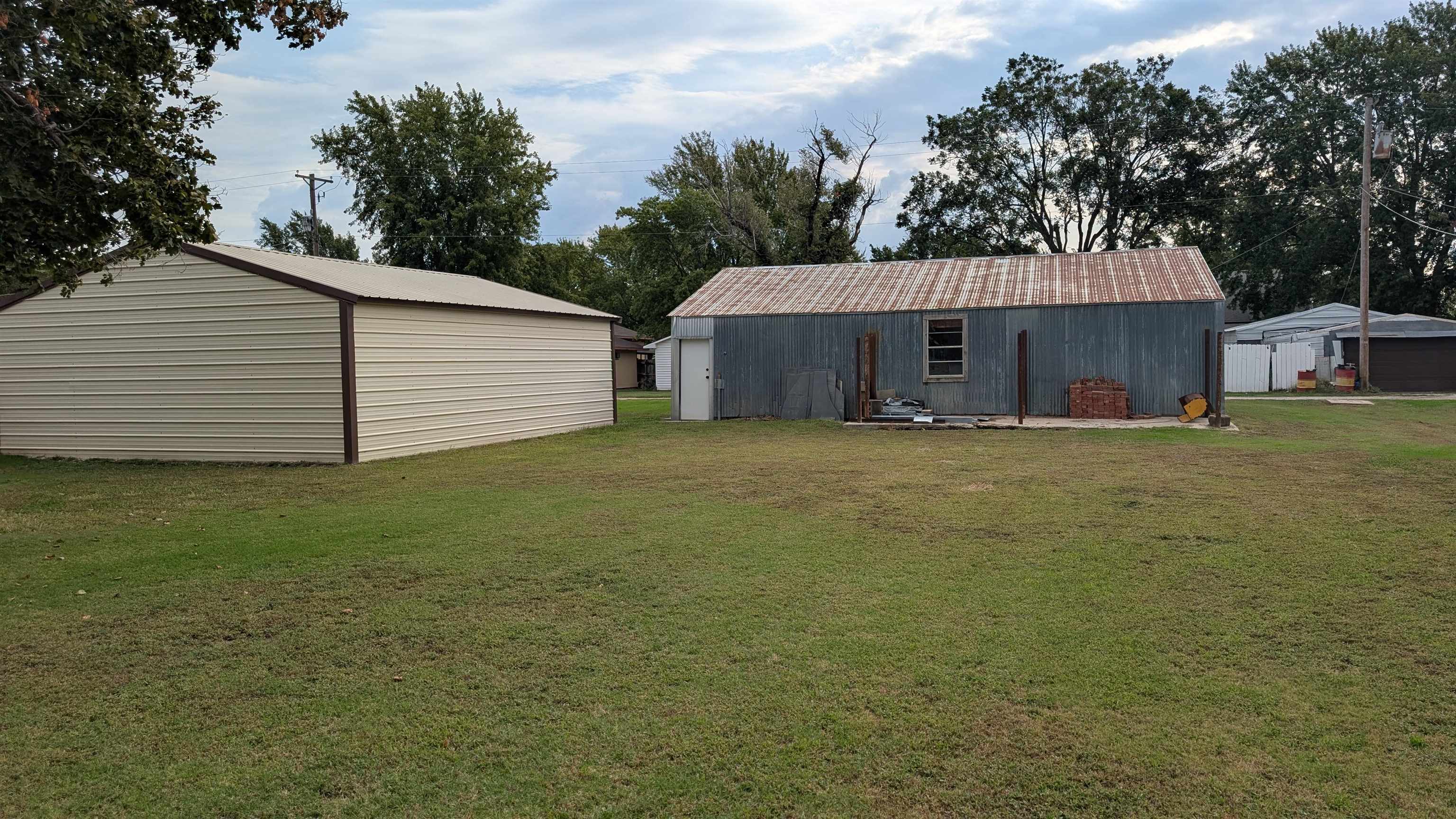 508 N Osage St Property Photo 6