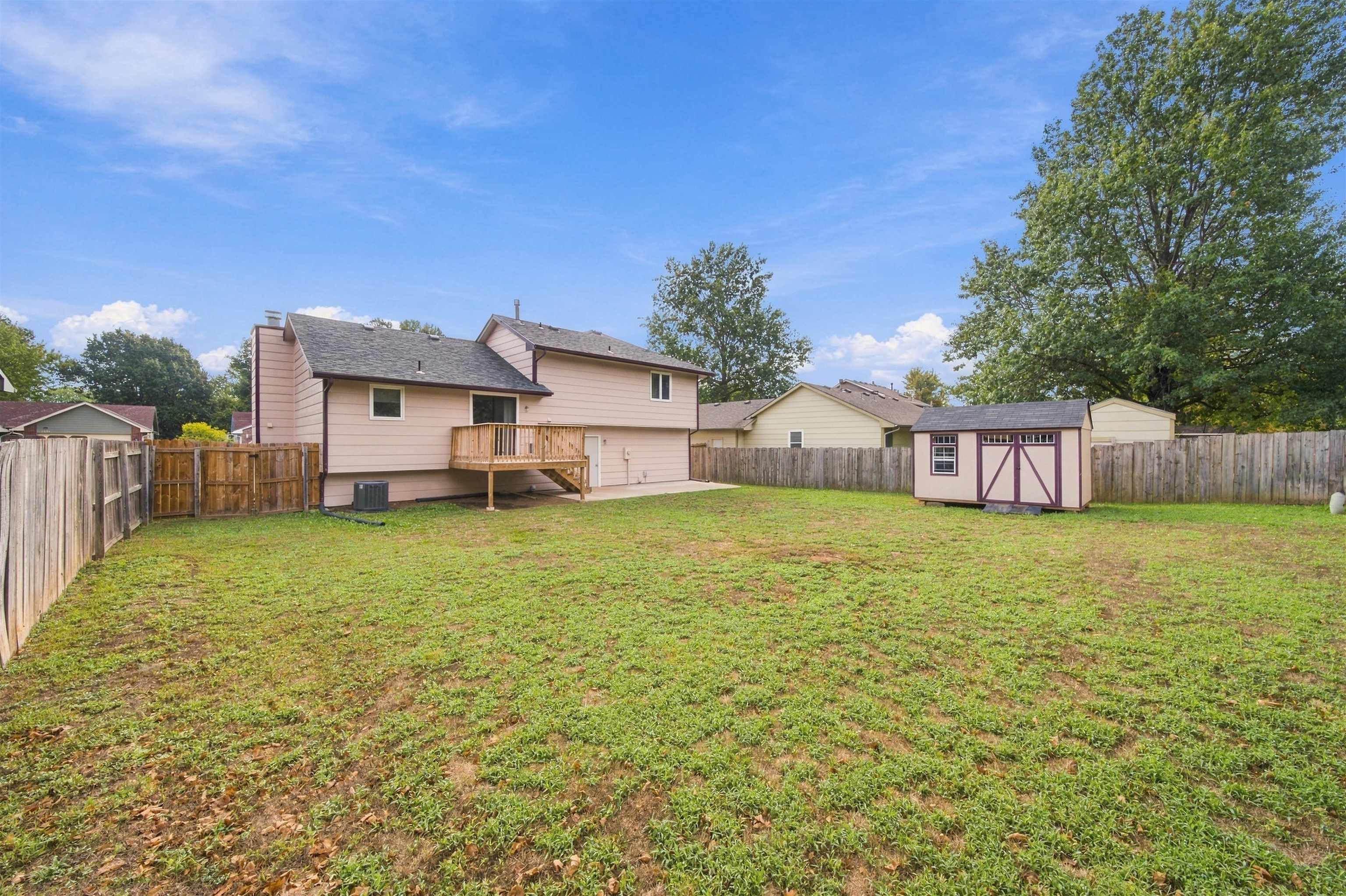 1527 N Pine Grove St Property Photo 13