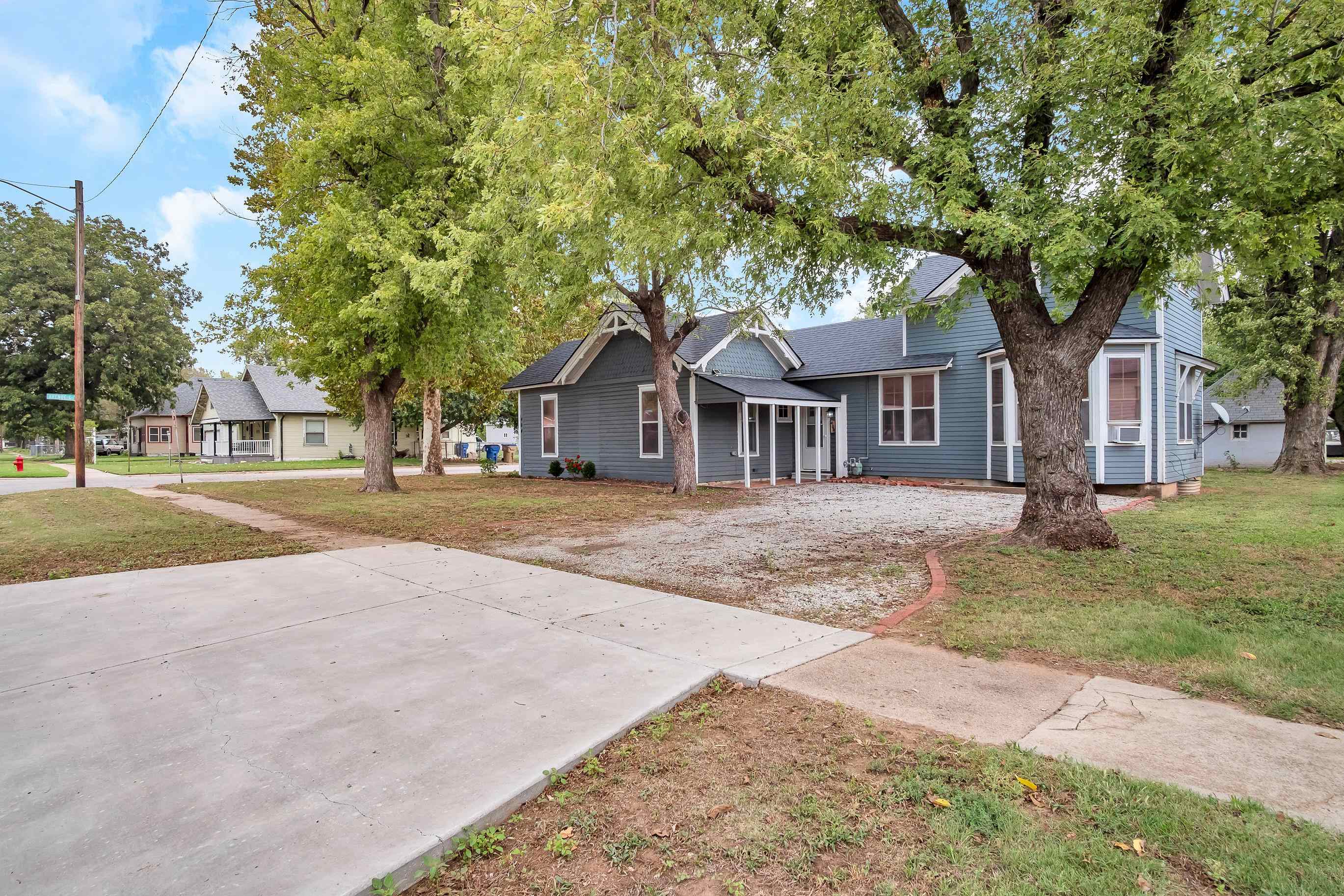 404 S Ohio St Property Photo 4