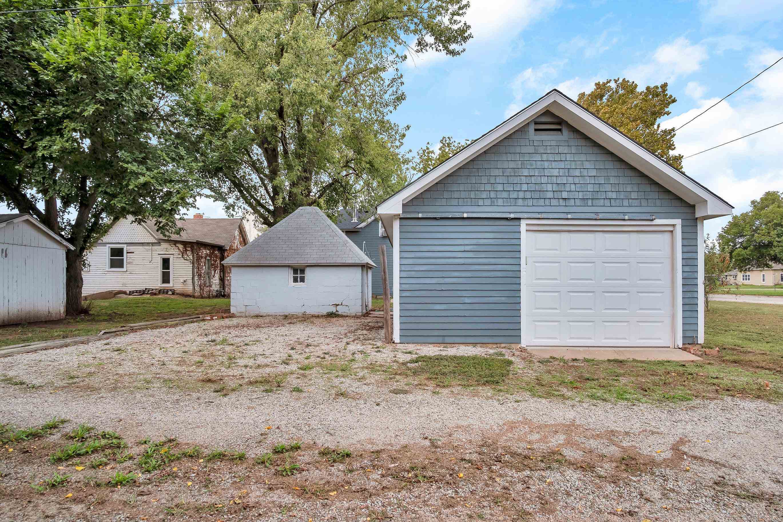 404 S Ohio St Property Photo 29