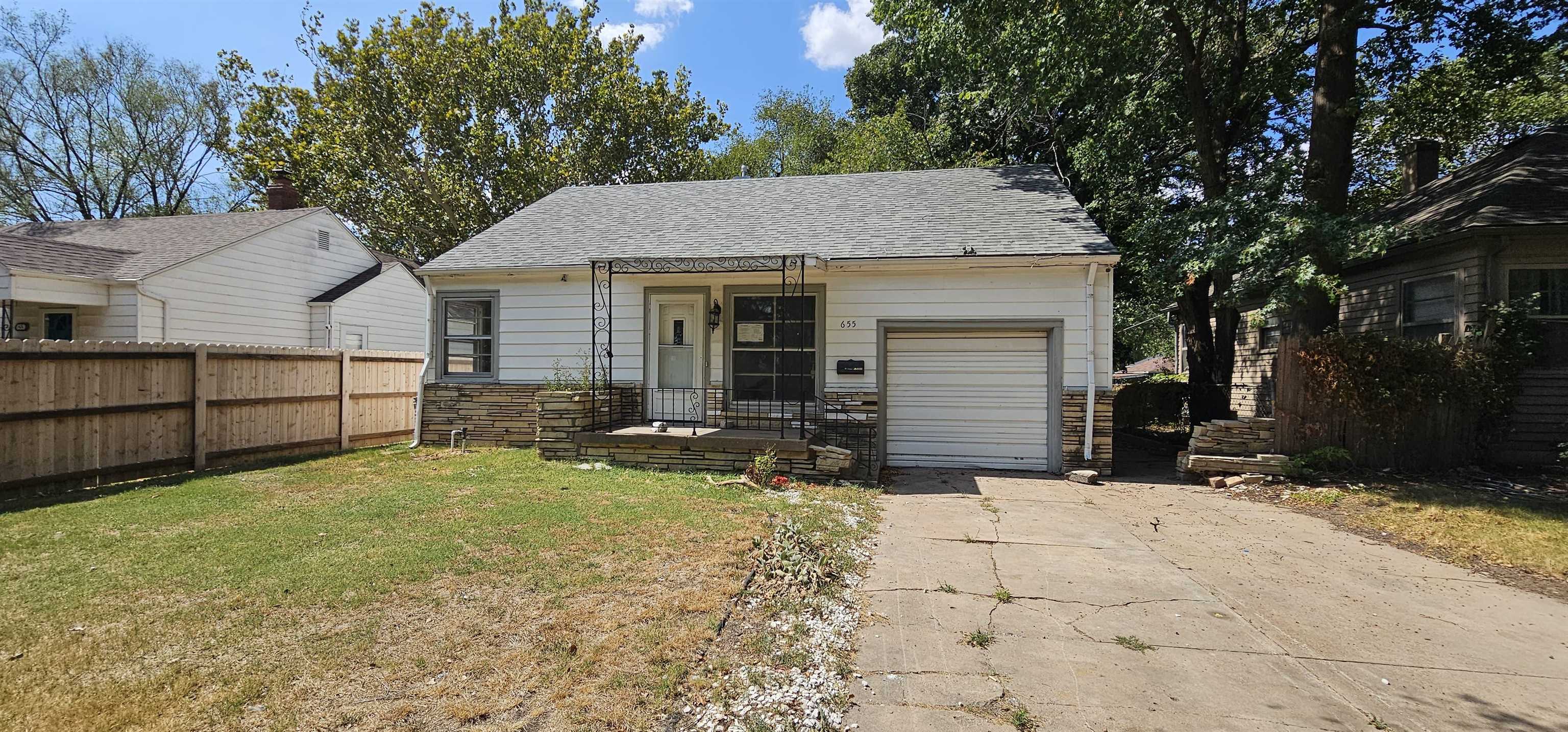655 S Quentin St. Property Photo 1