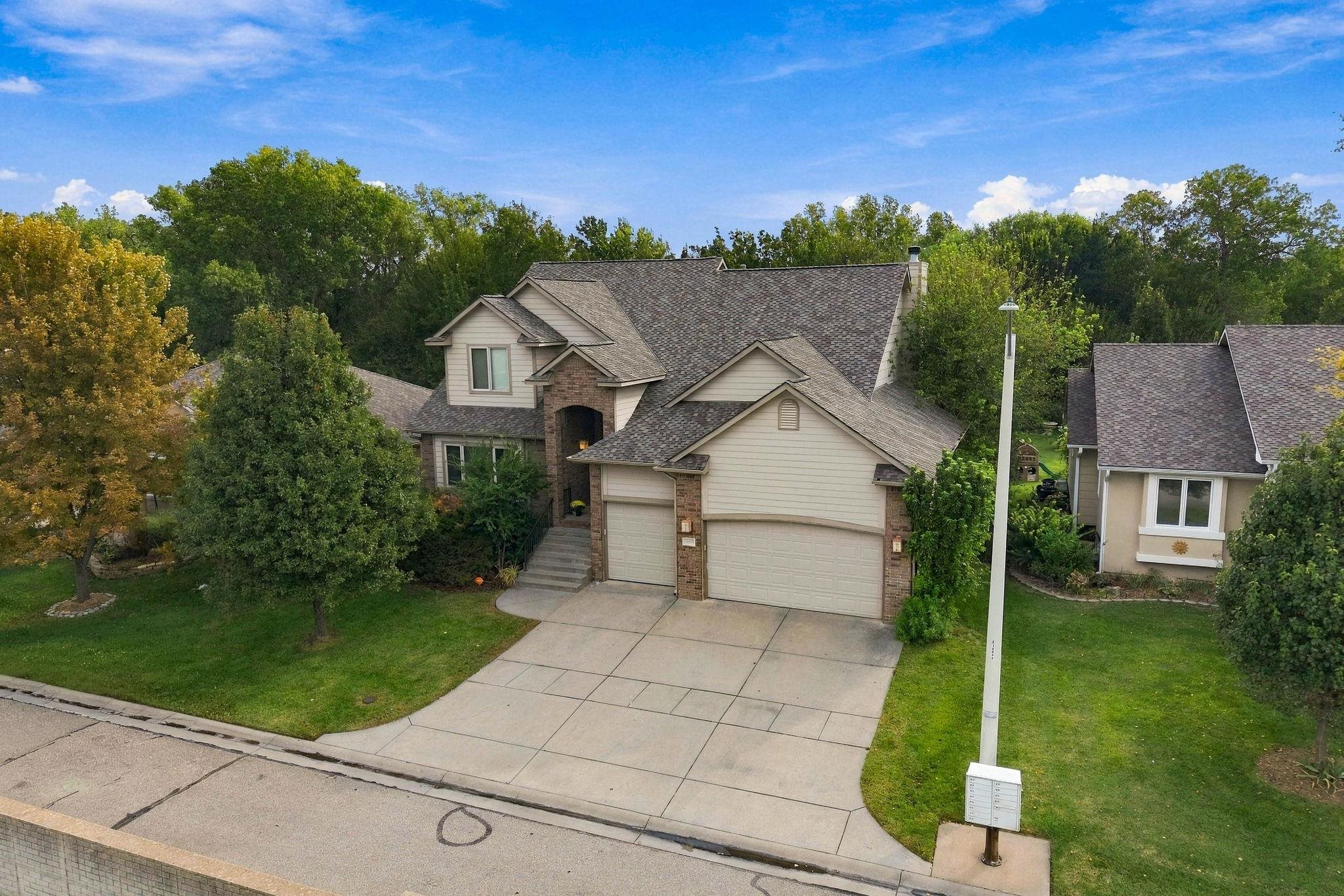 6915 W Garden Ridge Ct Property Photo 2