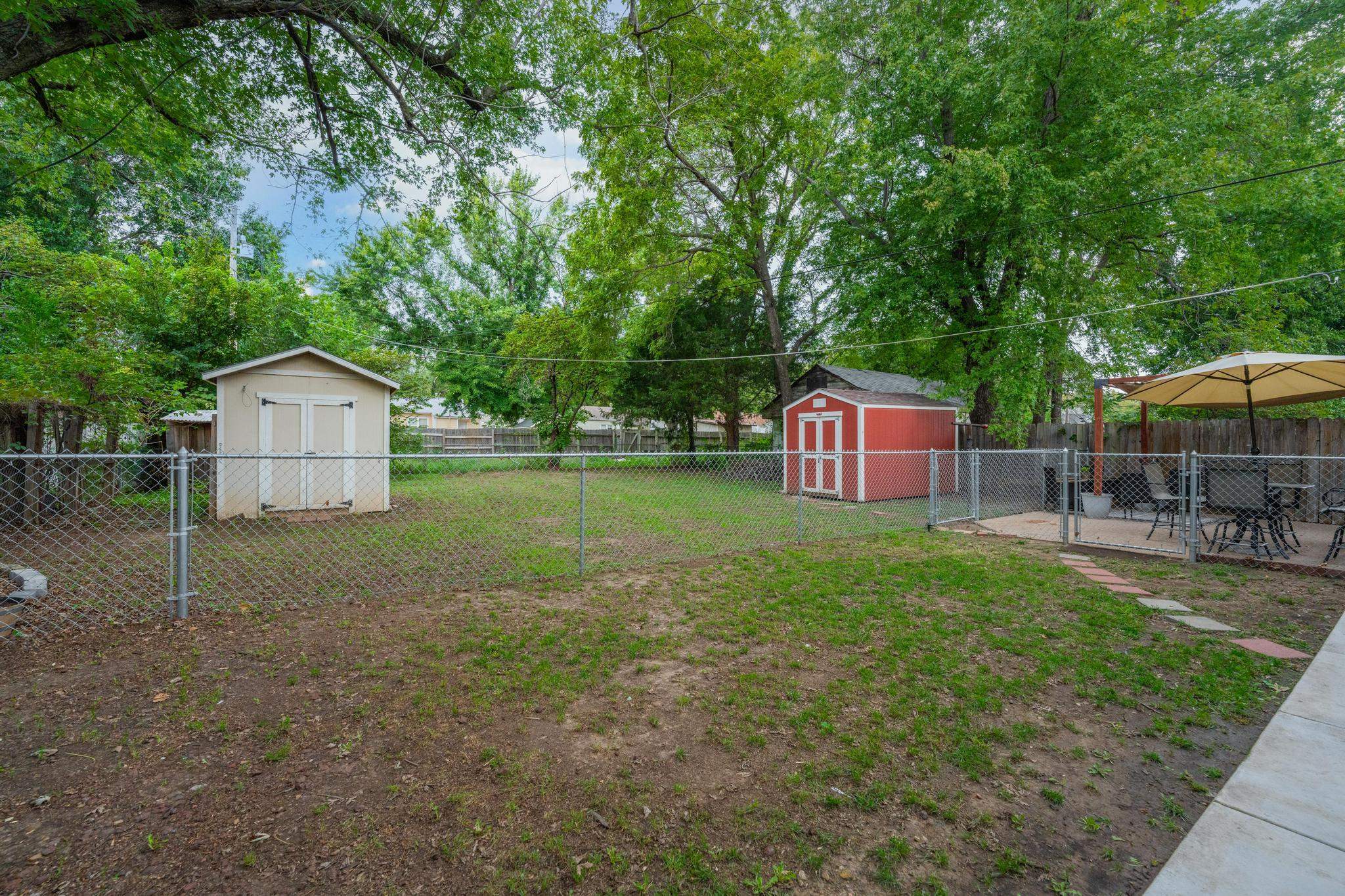 909 N Derby Property Photo 24
