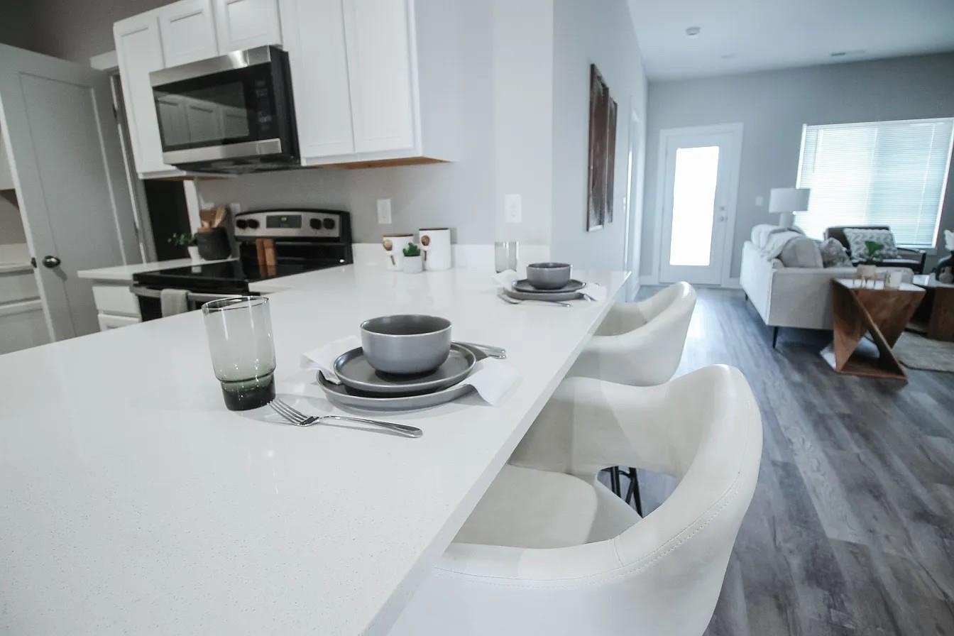 5400-5402 N Colburn Street Property Photo 7