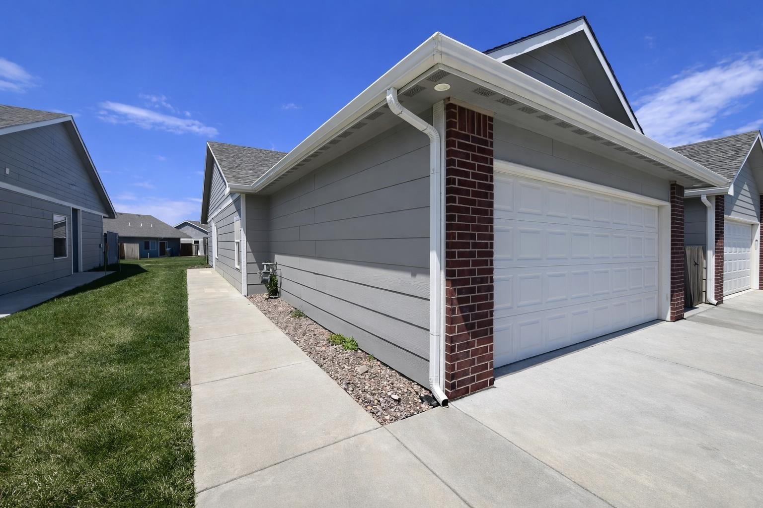 5418-5420 N Colburn Street Property Photo 3