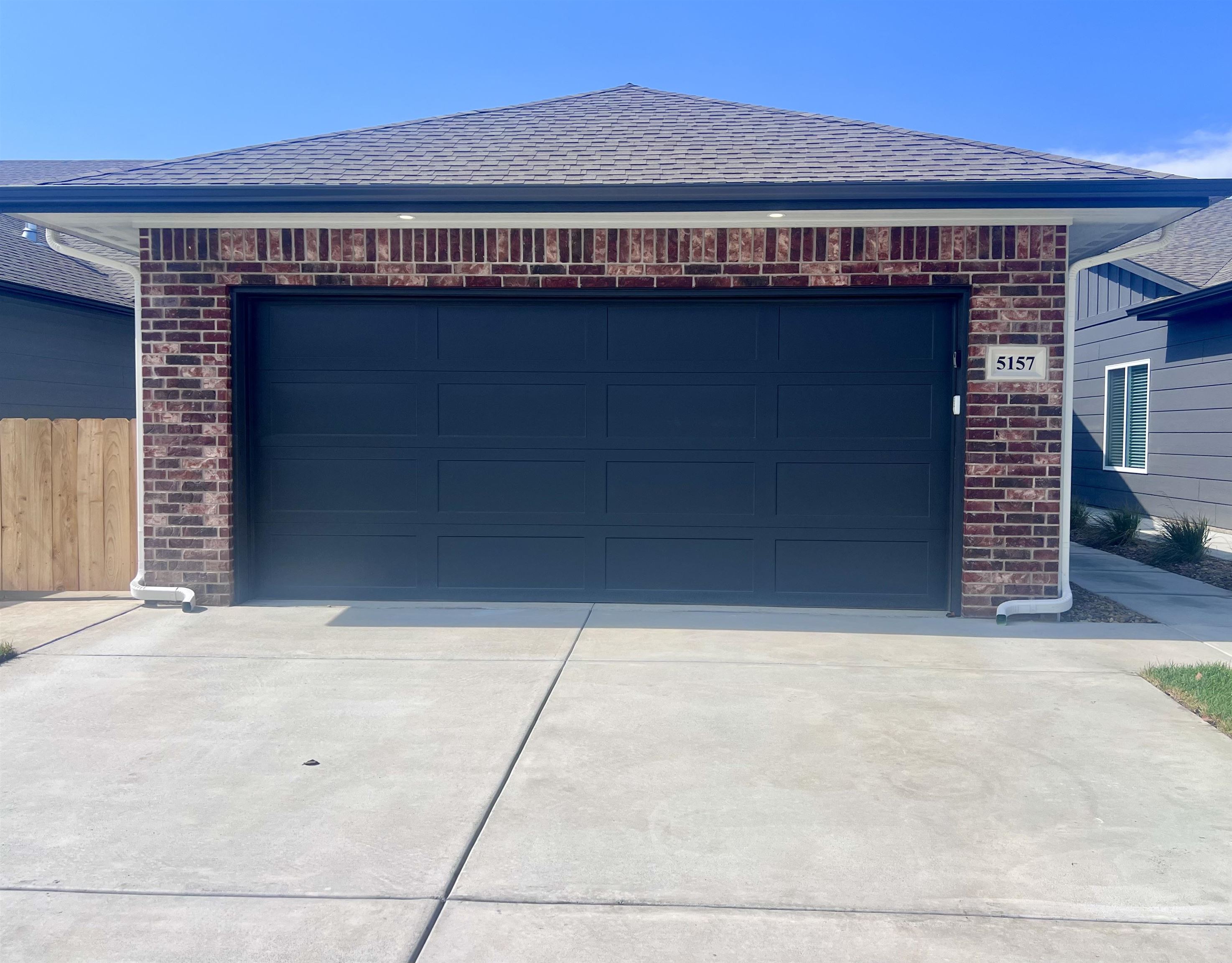 5157 N Sweetwater Road Property Photo 1